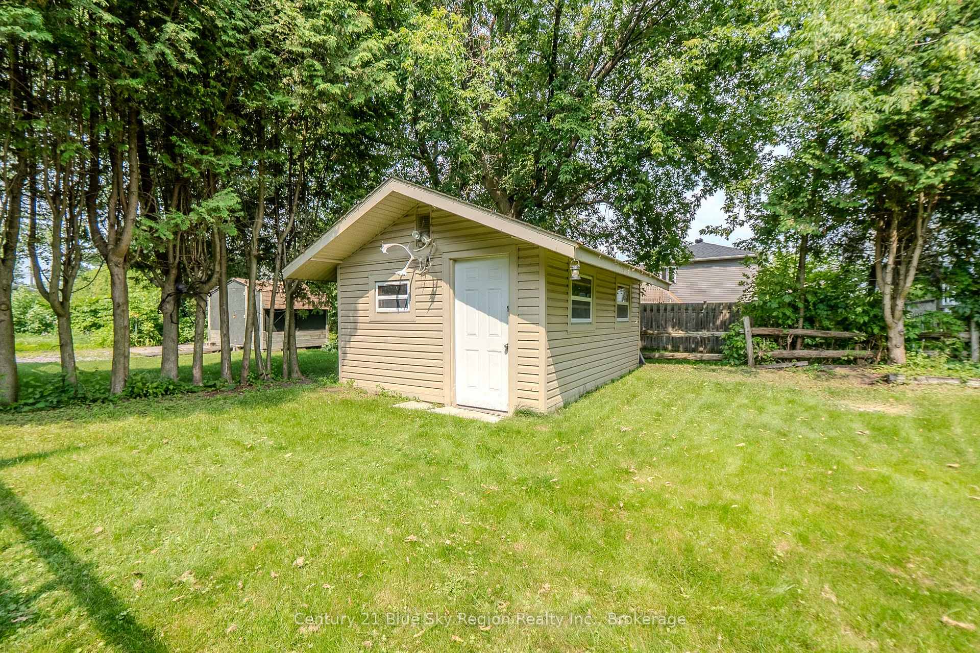 Photo 28 of 56 Whitney Avenue, North Bay, Ferris — HOMEH