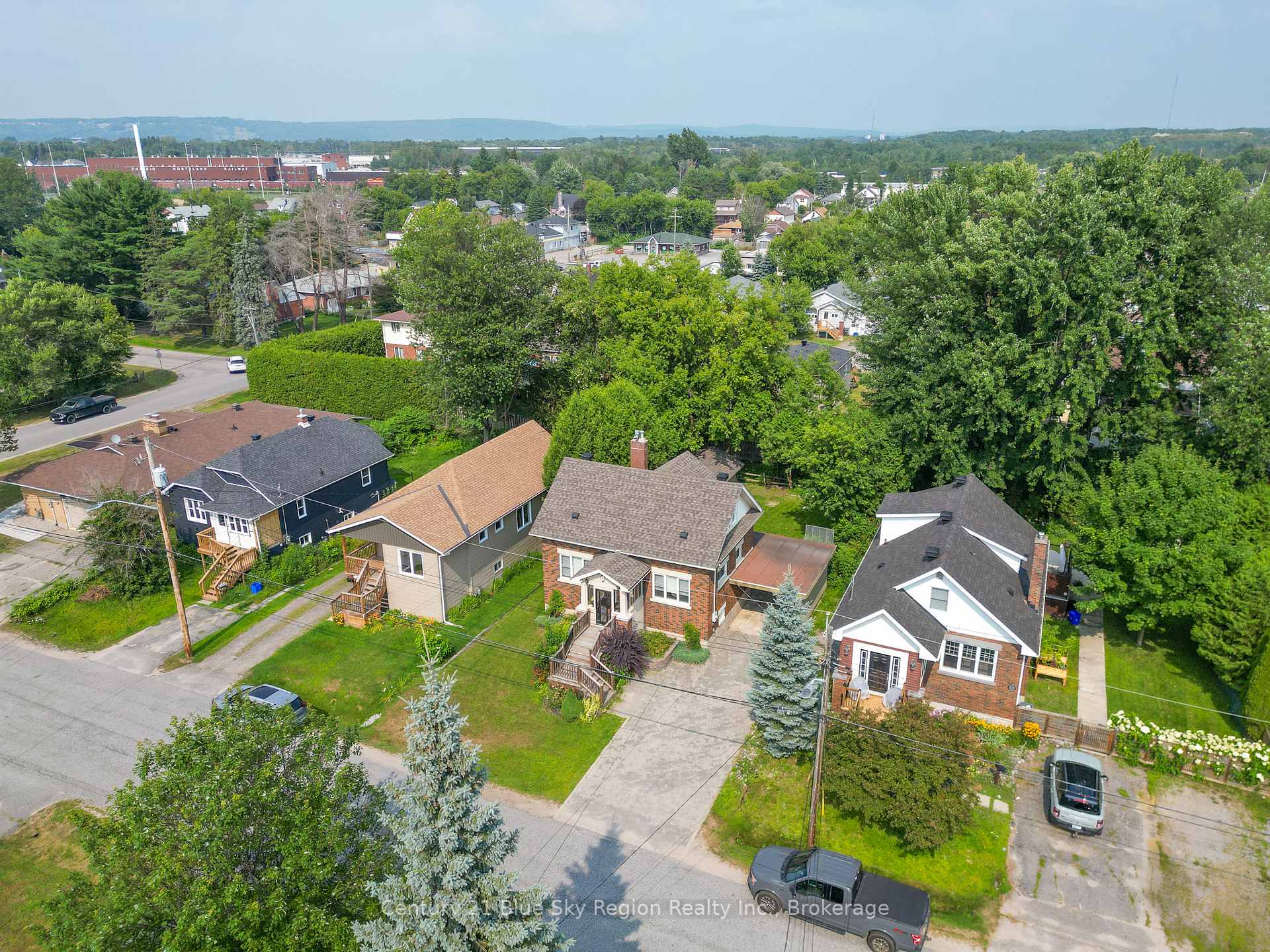 Photo 37 of 56 Whitney Avenue, North Bay, Ferris — HOMEH
