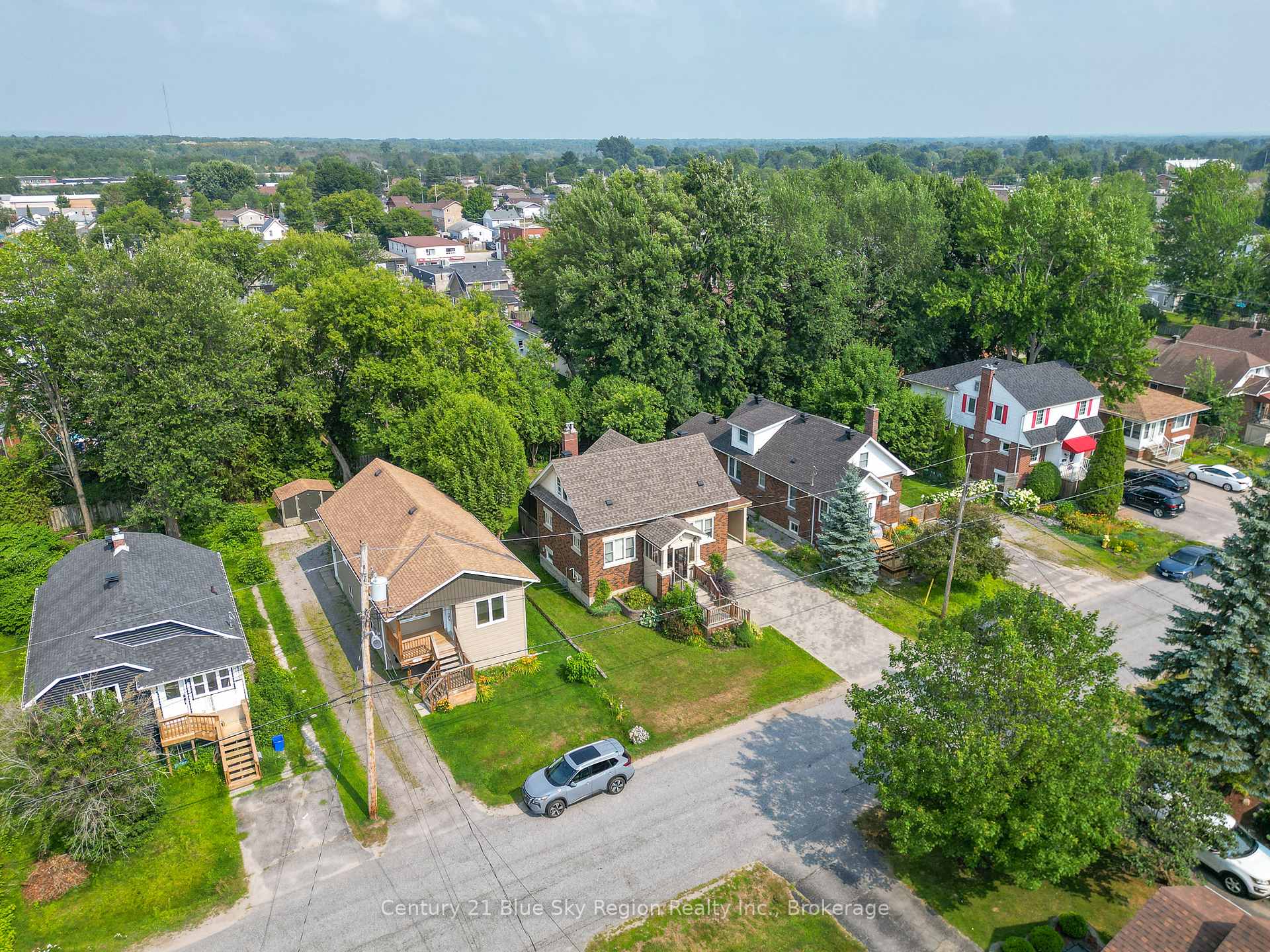 Photo 42 of 56 Whitney Avenue, North Bay, Ferris — HOMEH