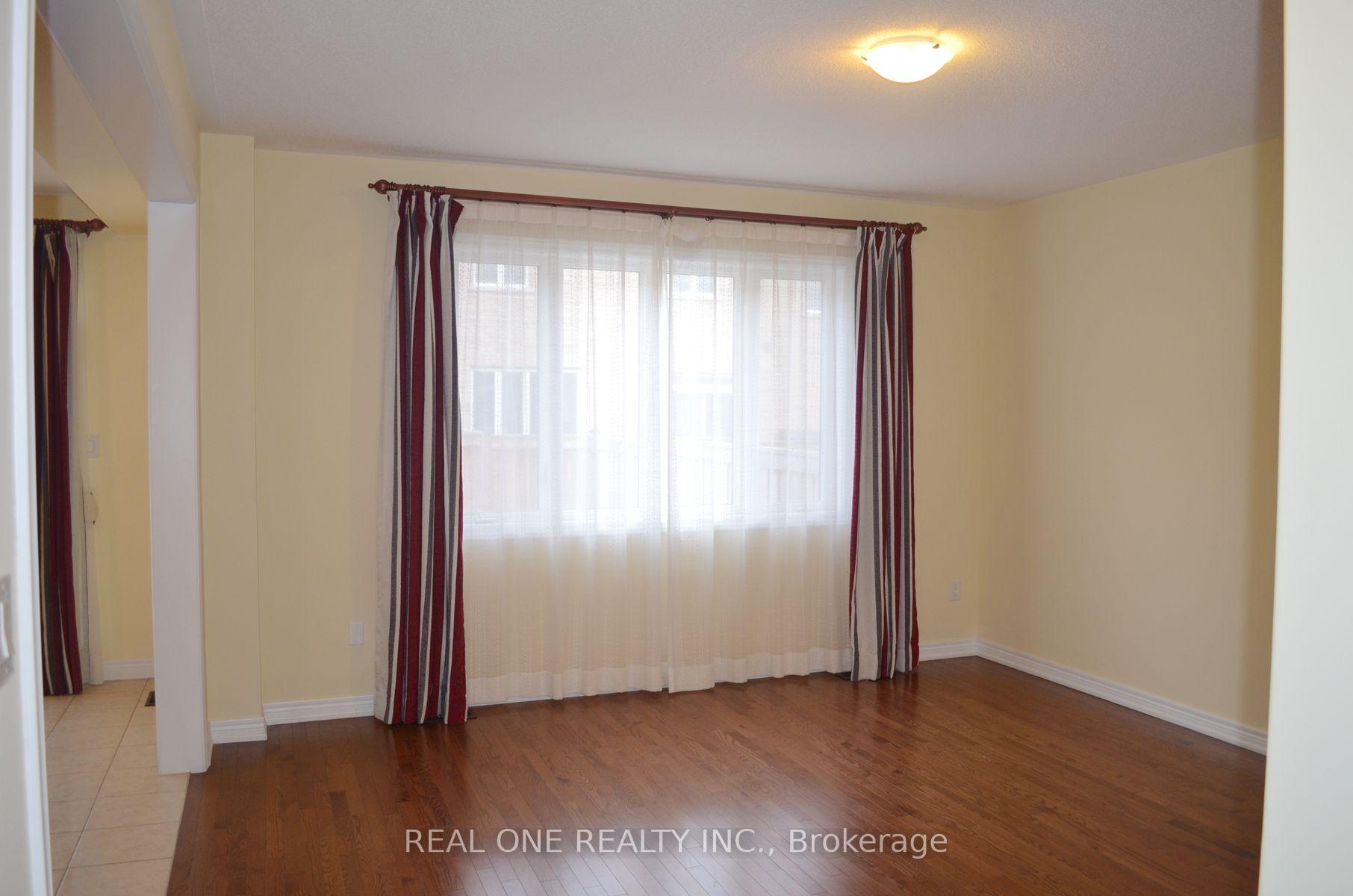 Photo 5 of 21 Hyacinth Street, Markham, Wismer — HOMEH