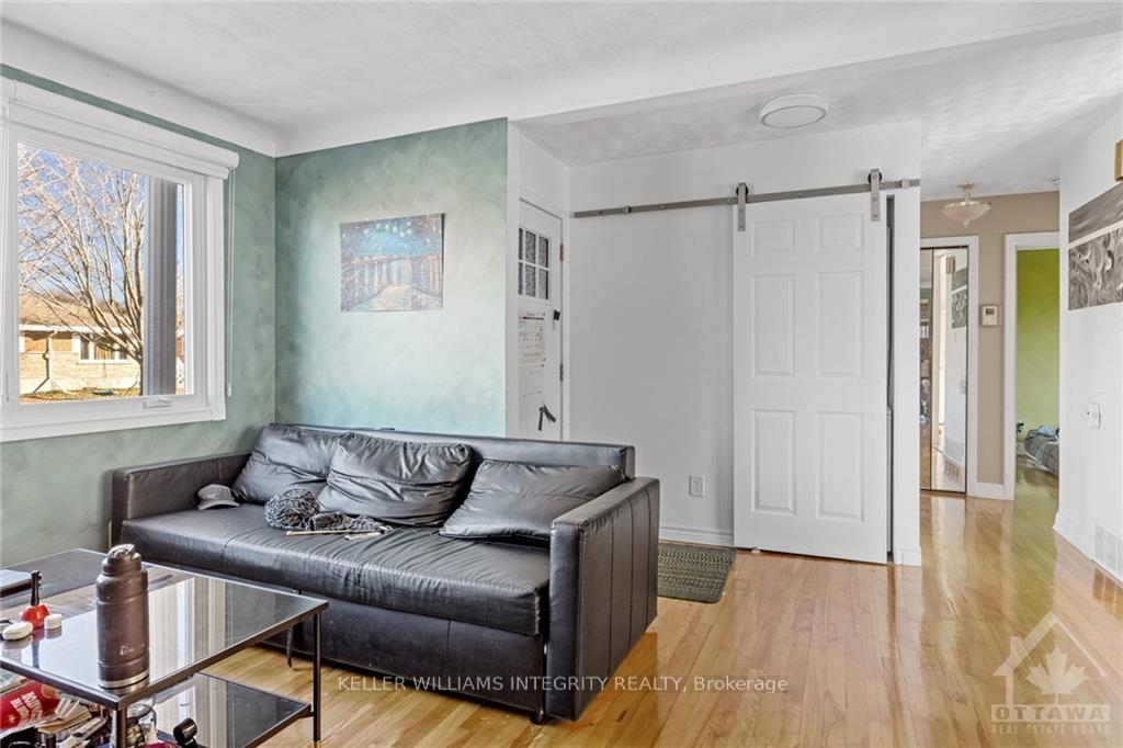 Photo 3 of 786 Trojan Avenue, Ottawa, Castle Heights/Rideau High — HOMEH