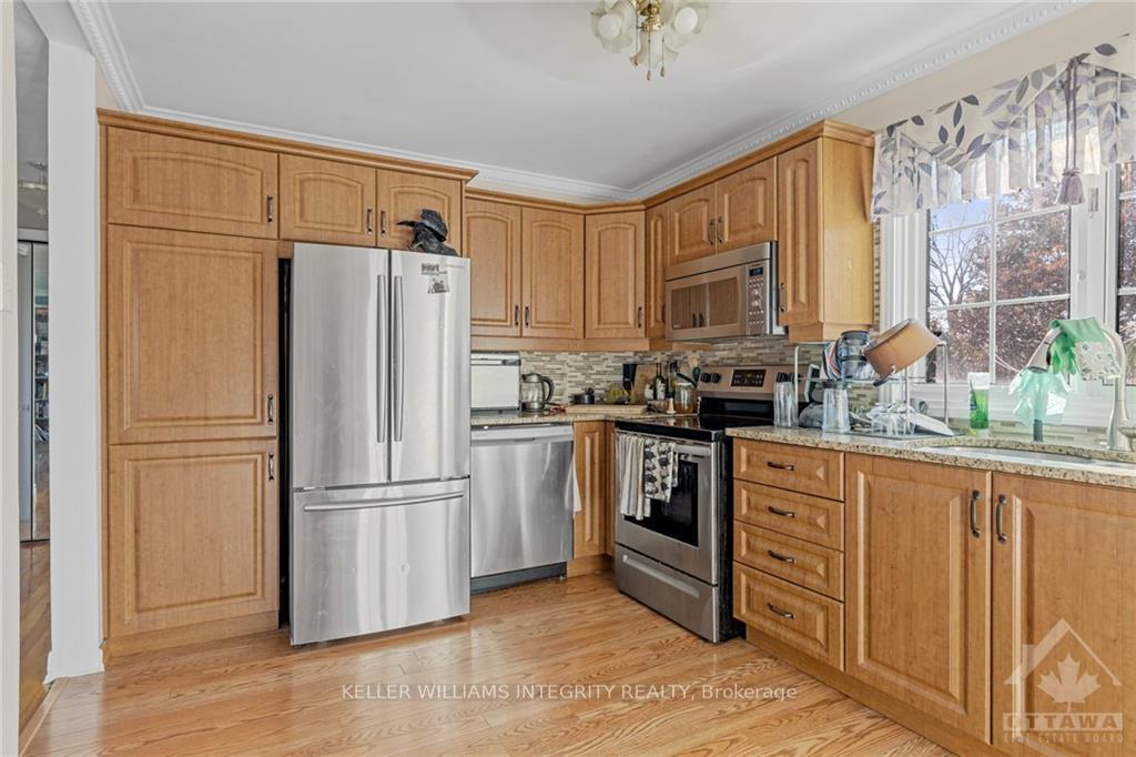 Photo 4 of 786 Trojan Avenue, Ottawa, Castle Heights/Rideau High — HOMEH