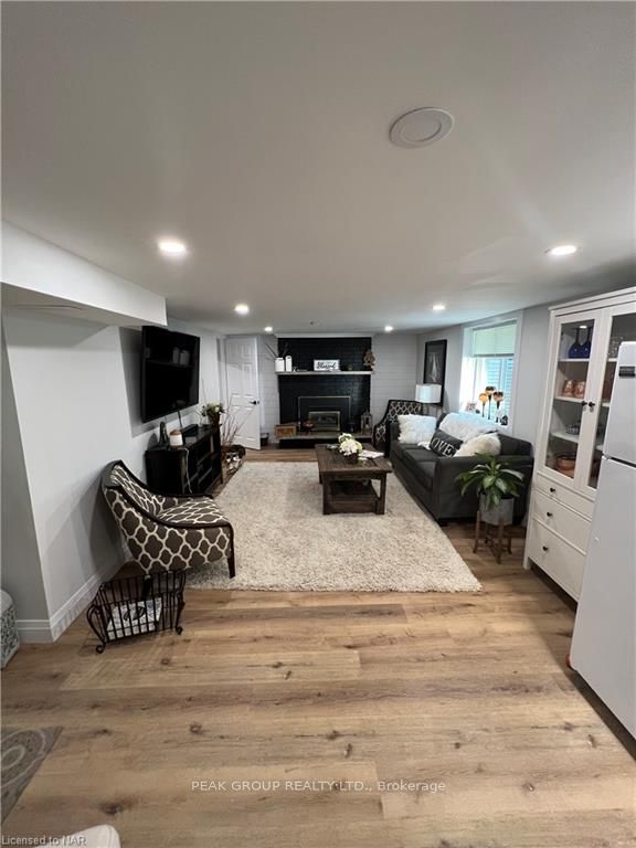 Photo 4 of 1472 Station Street, Pelham, Fonthill — HOMEH