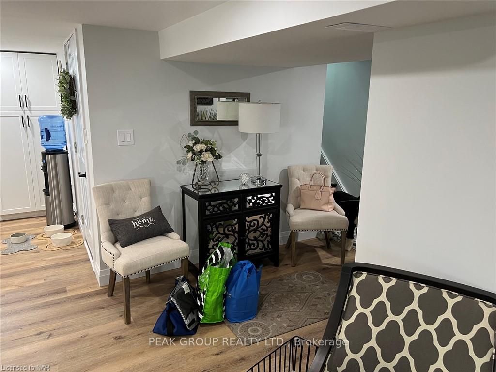 Photo 6 of 1472 Station Street, Pelham, Fonthill — HOMEH