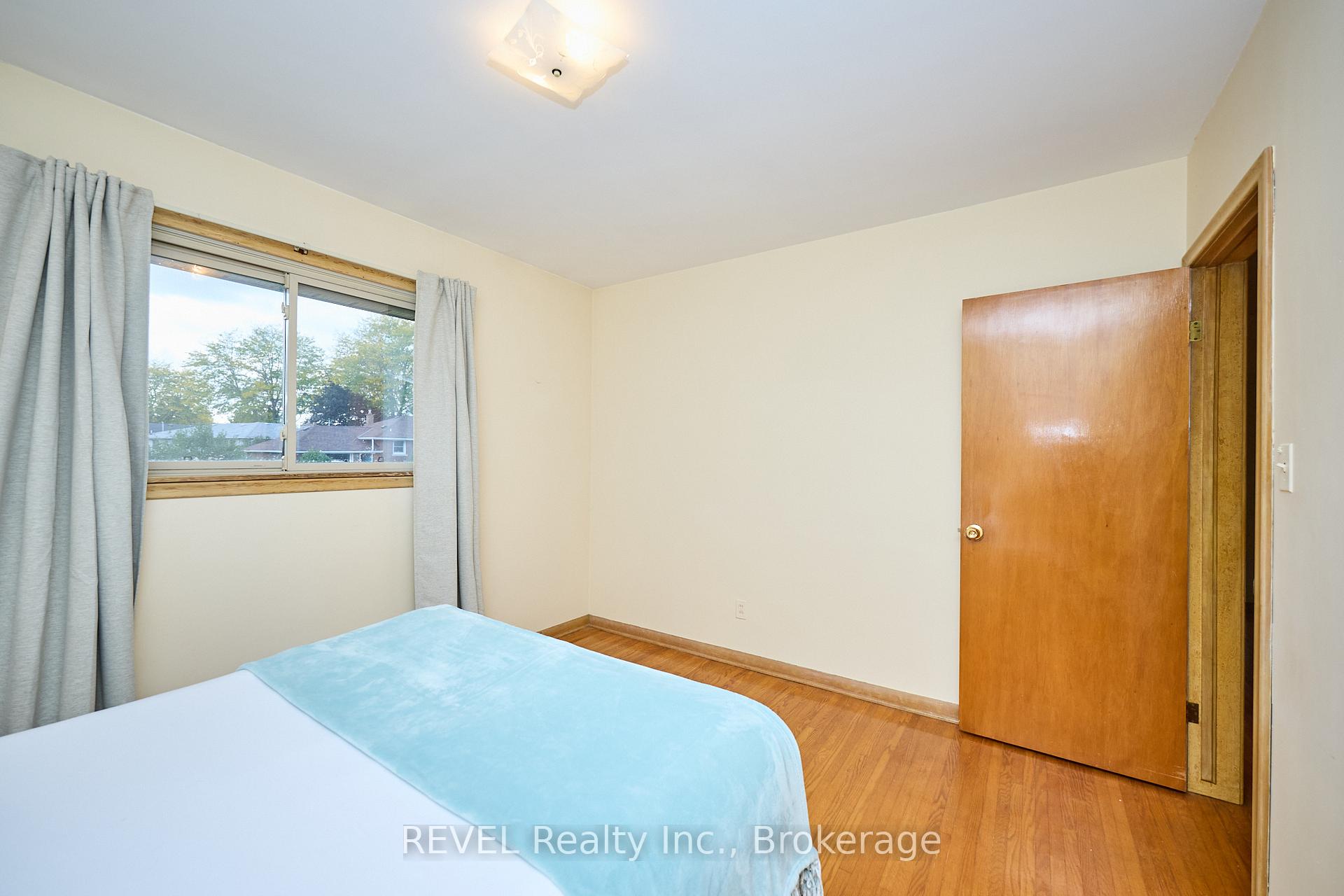 Photo 16 of 8580 Champlain Drive, Niagara Falls, Chippawa — HOMEH