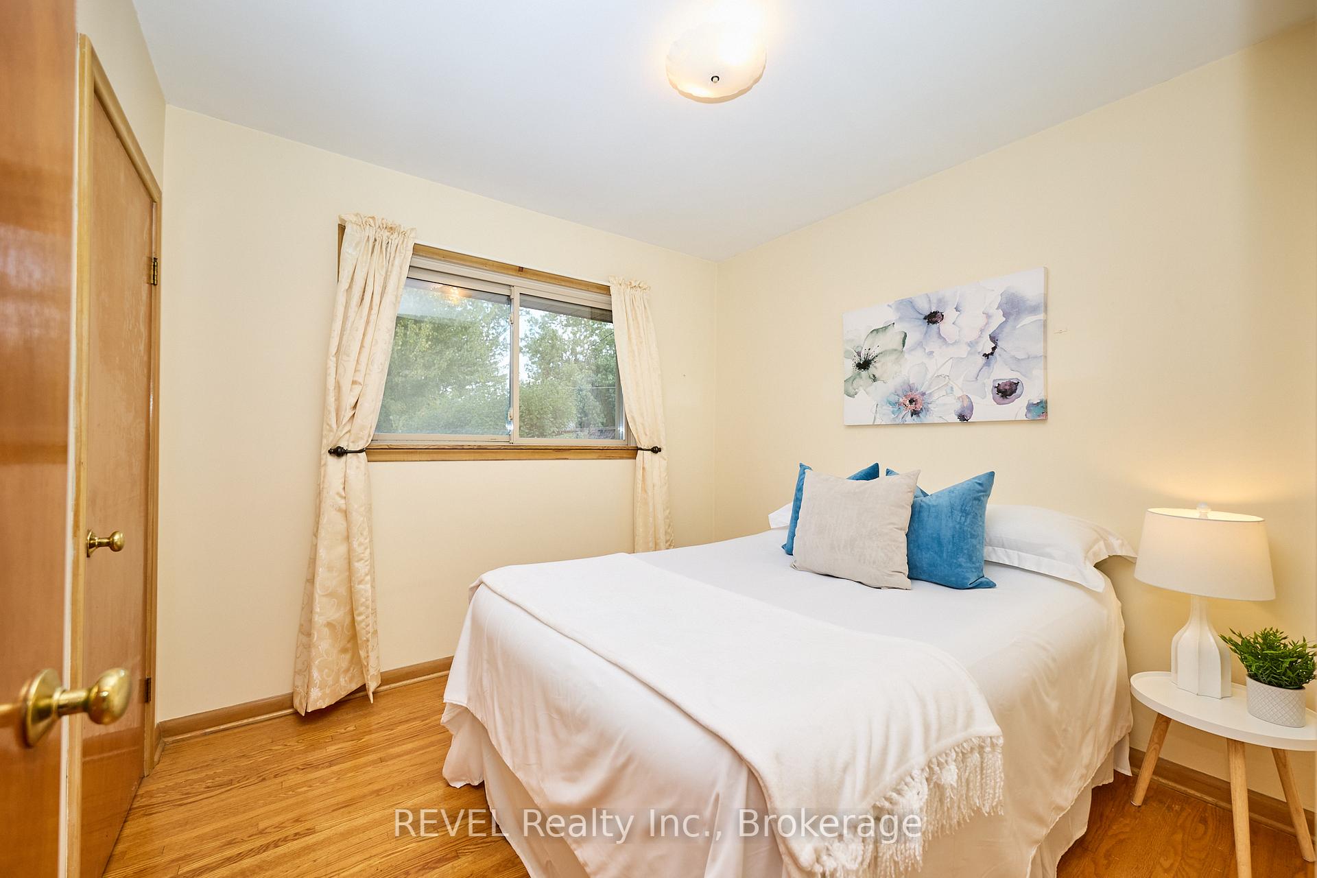 Photo 17 of 8580 Champlain Drive, Niagara Falls, Chippawa — HOMEH