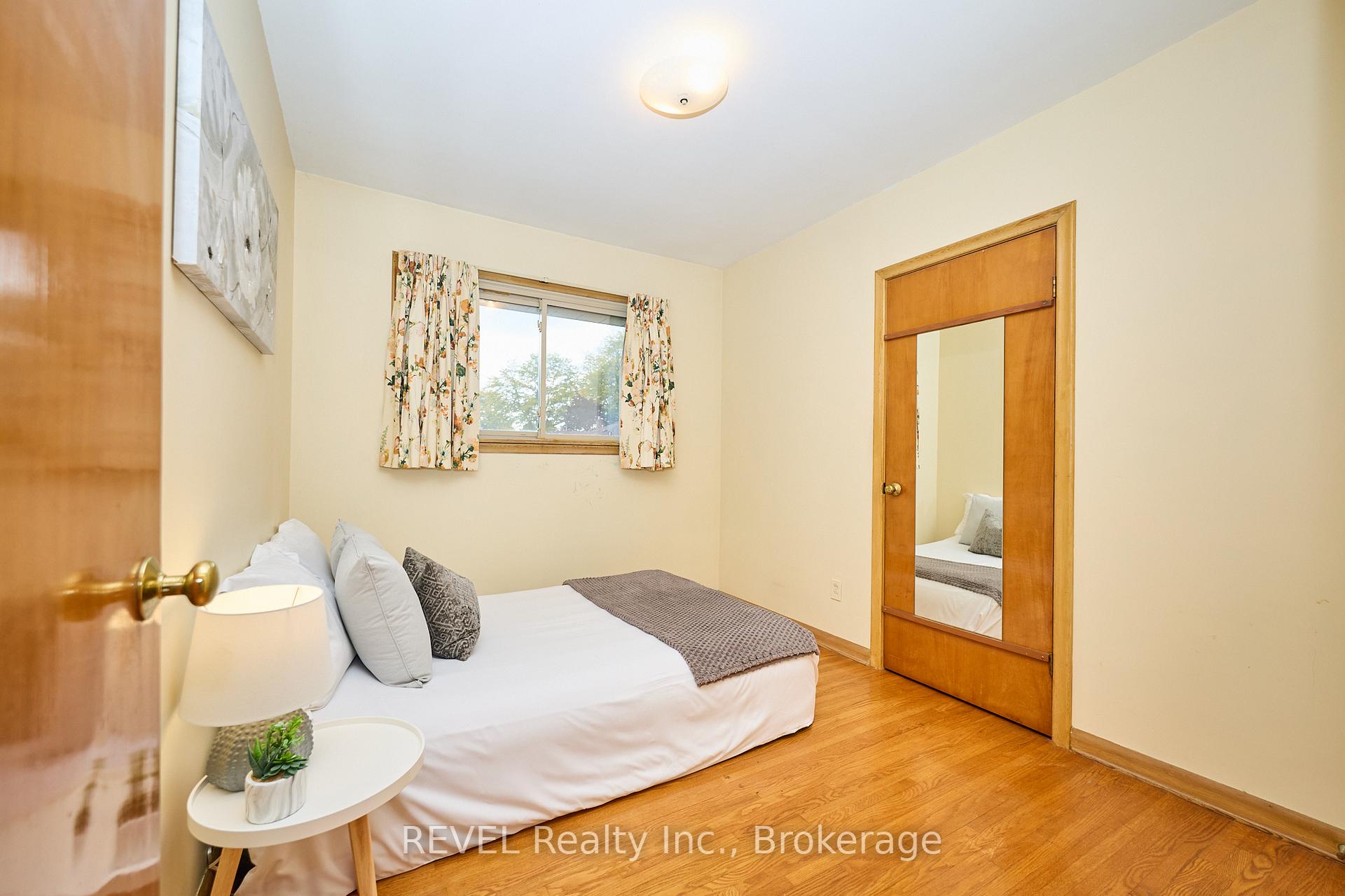 Photo 21 of 8580 Champlain Drive, Niagara Falls, Chippawa — HOMEH
