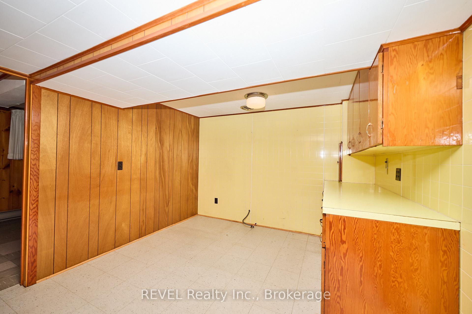 Photo 24 of 8580 Champlain Drive, Niagara Falls, Chippawa — HOMEH