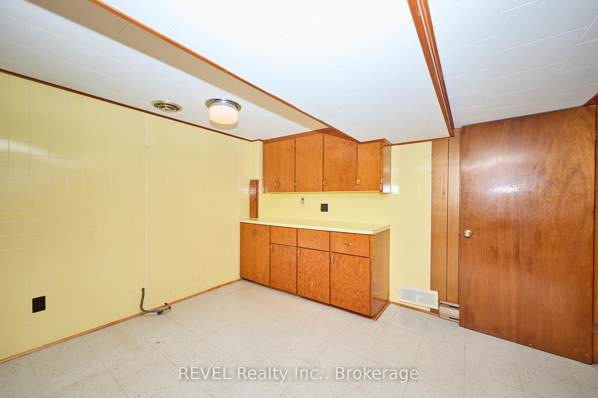 Photo 25 of 8580 Champlain Drive, Niagara Falls, Chippawa — HOMEH