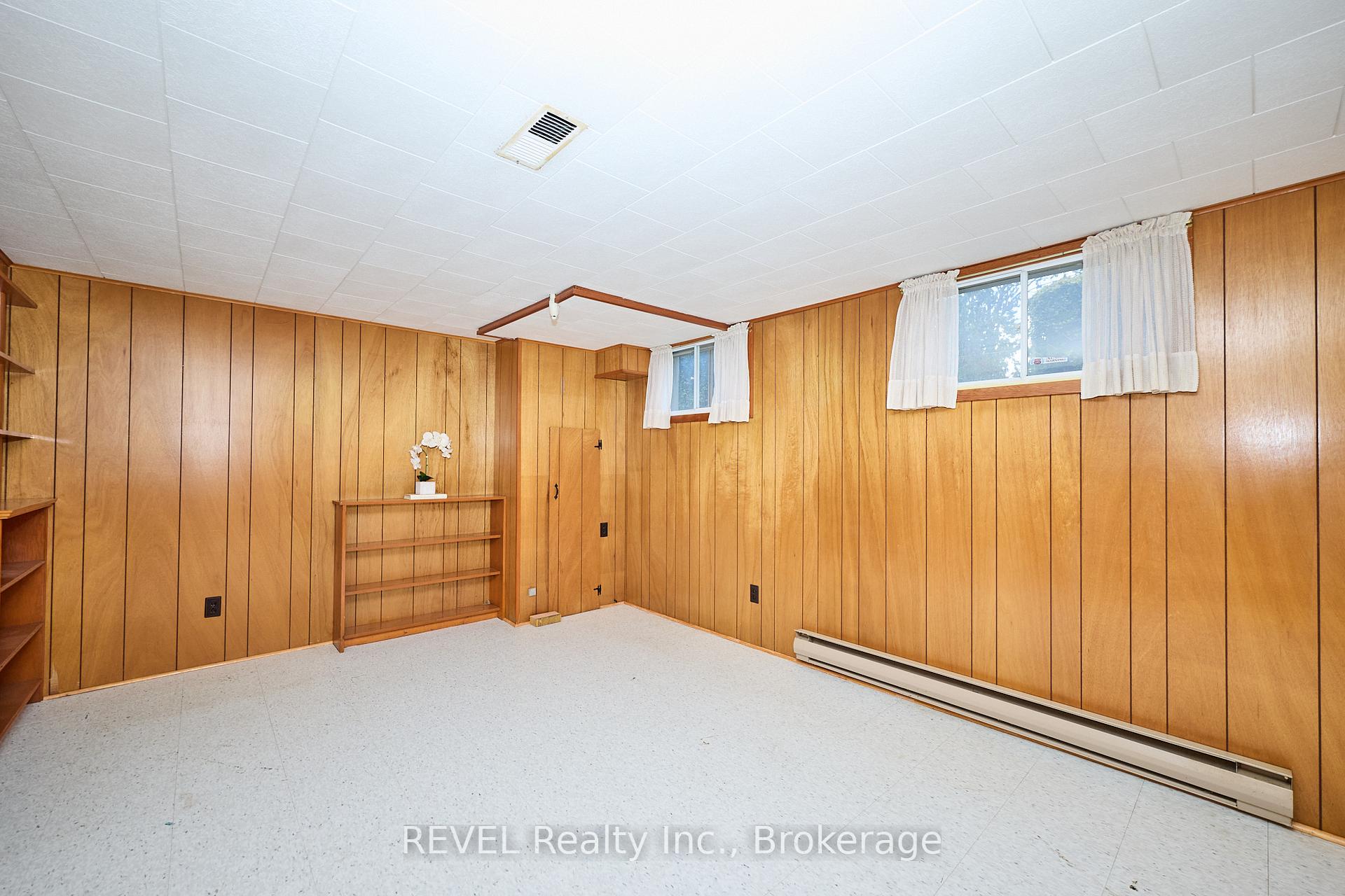 Photo 27 of 8580 Champlain Drive, Niagara Falls, Chippawa — HOMEH