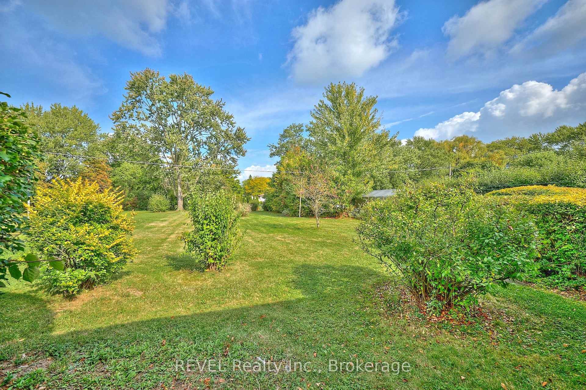 Photo 33 of 8580 Champlain Drive, Niagara Falls, Chippawa — HOMEH