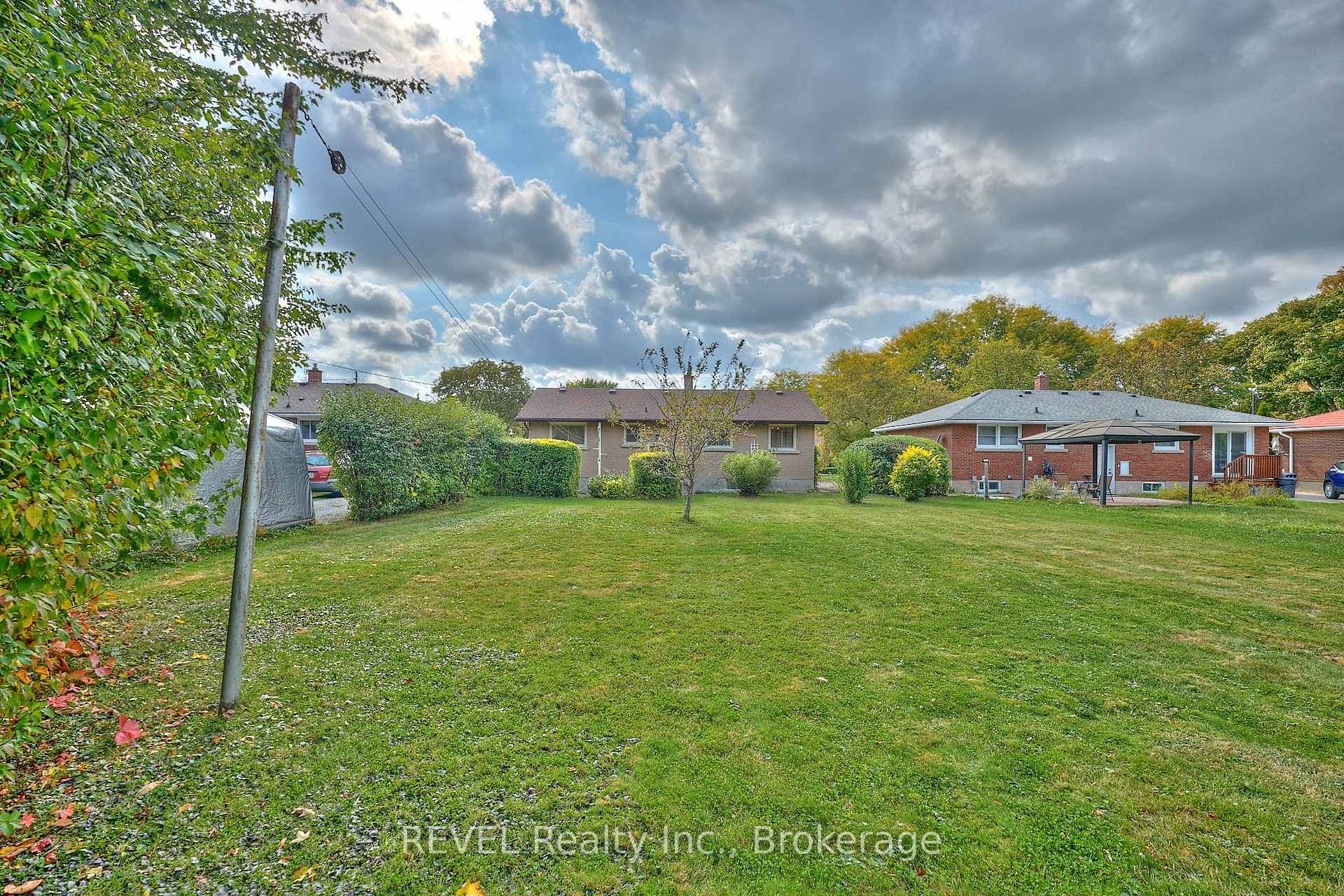 Photo 38 of 8580 Champlain Drive, Niagara Falls, Chippawa — HOMEH