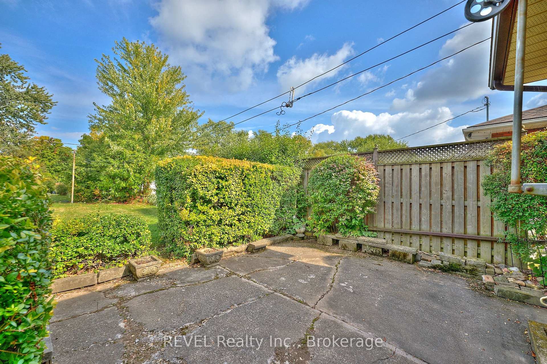 Photo 39 of 8580 Champlain Drive, Niagara Falls, Chippawa — HOMEH