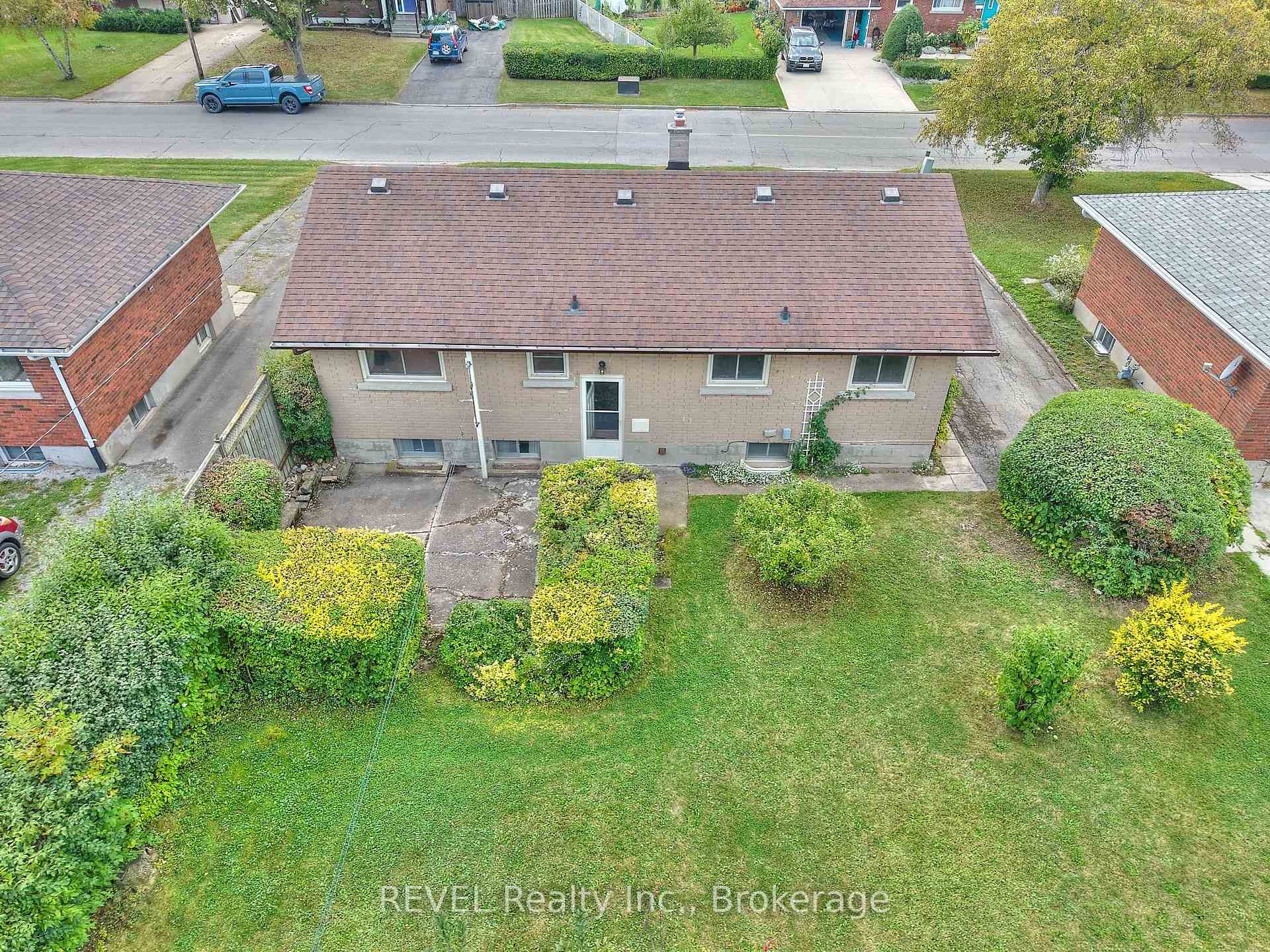 Photo 40 of 8580 Champlain Drive, Niagara Falls, Chippawa — HOMEH