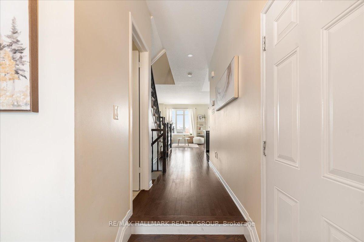 Photo 2 of 1780 Plainridge Crescent, Ottawa, Notting Hill/Summerside — HOMEH