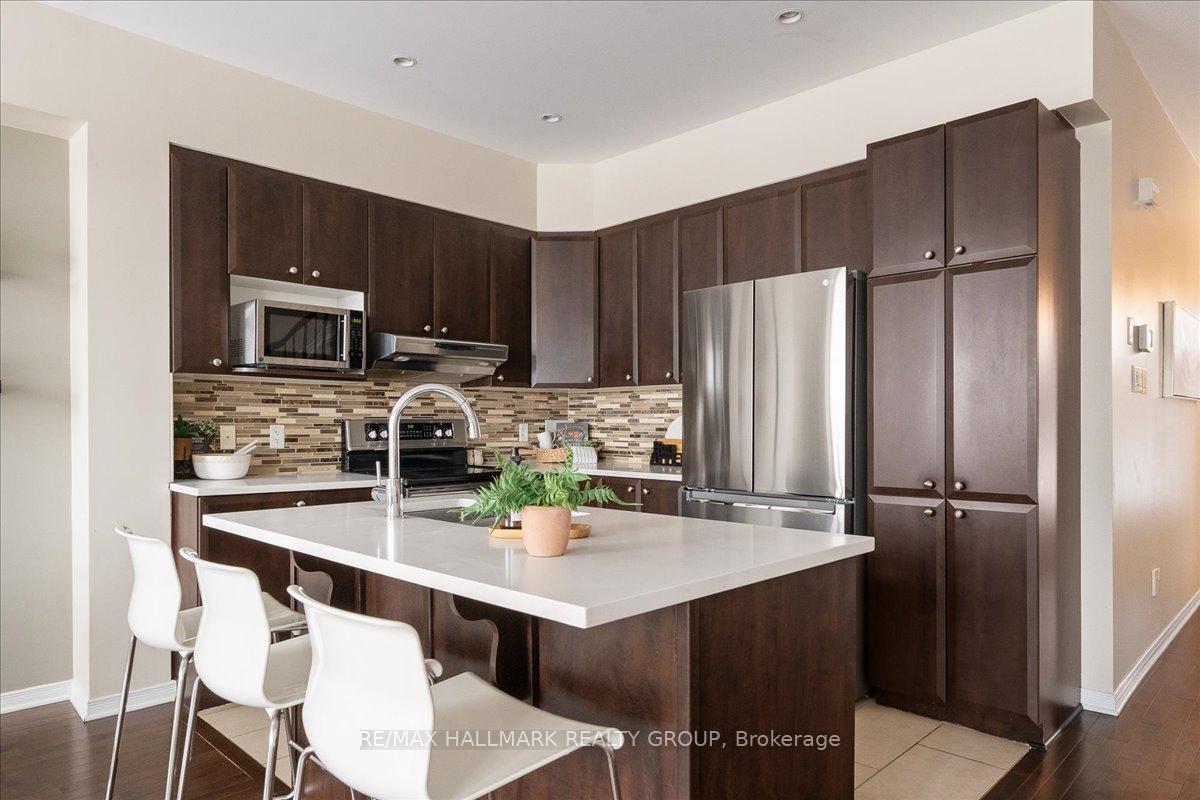 Photo 5 of 1780 Plainridge Crescent, Ottawa, Notting Hill/Summerside — HOMEH