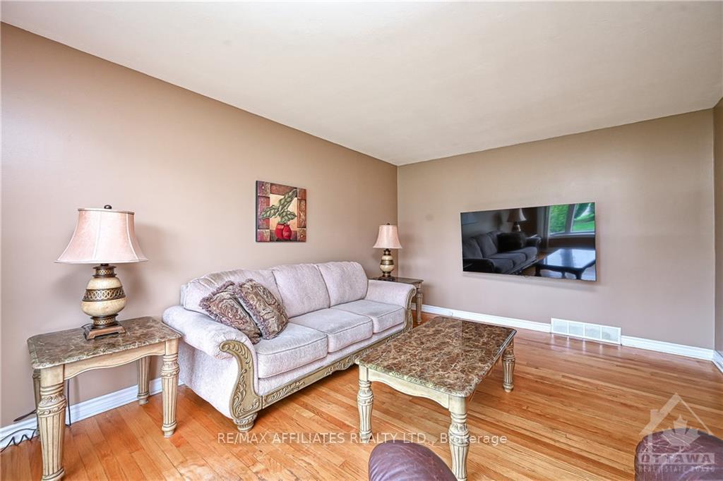 Photo 5 of 894 Charleswood Avenue, Ottawa, Carson Meadows — HOMEH