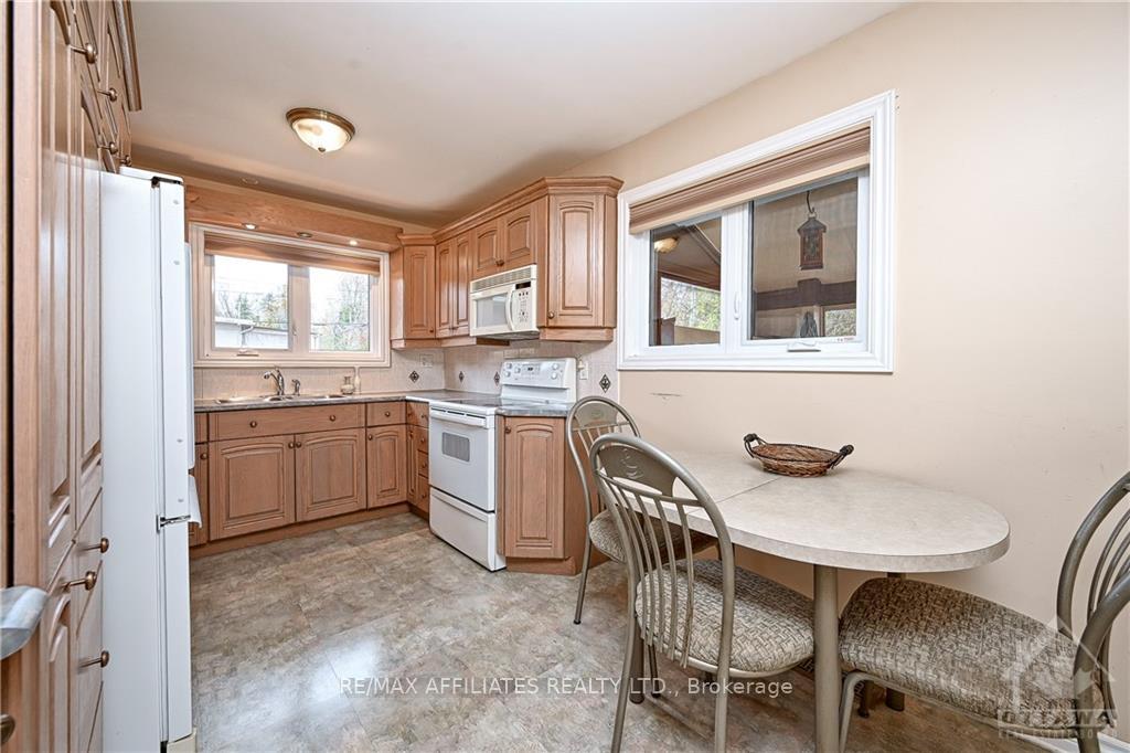 Photo 8 of 894 Charleswood Avenue, Ottawa, Carson Meadows — HOMEH