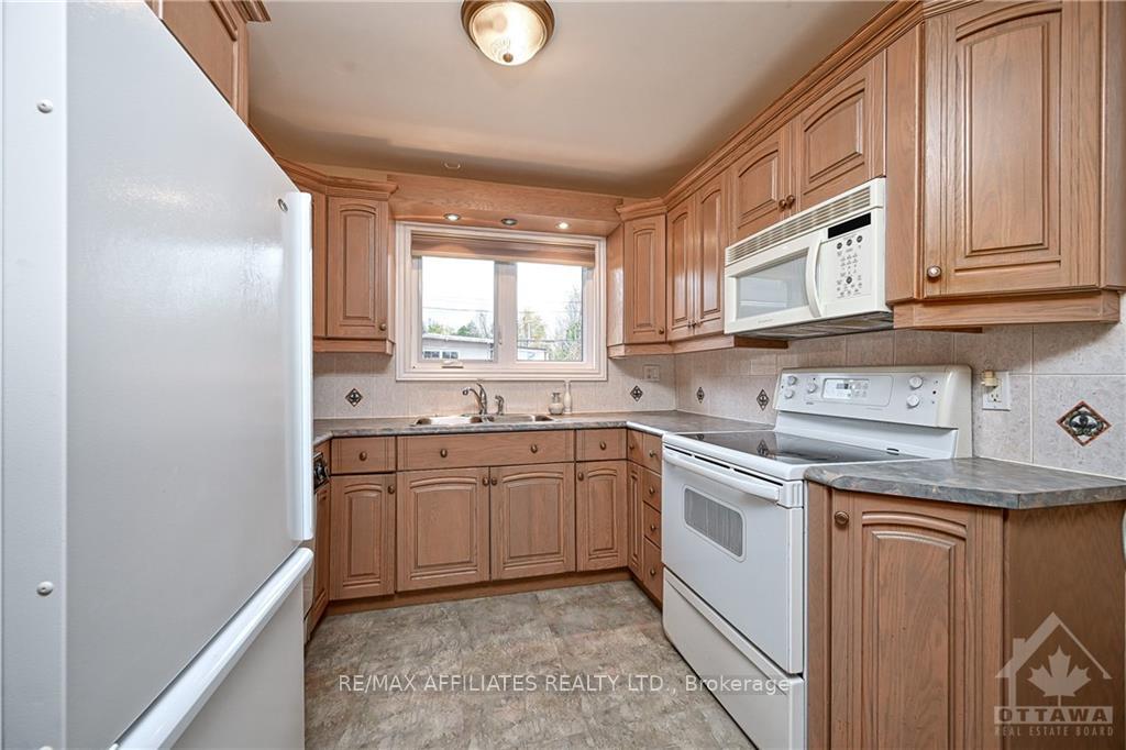 Photo 9 of 894 Charleswood Avenue, Ottawa, Carson Meadows — HOMEH