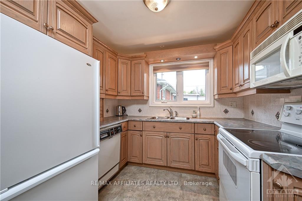 Photo 10 of 894 Charleswood Avenue, Ottawa, Carson Meadows — HOMEH