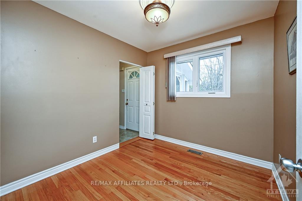 Photo 16 of 894 Charleswood Avenue, Ottawa, Carson Meadows — HOMEH