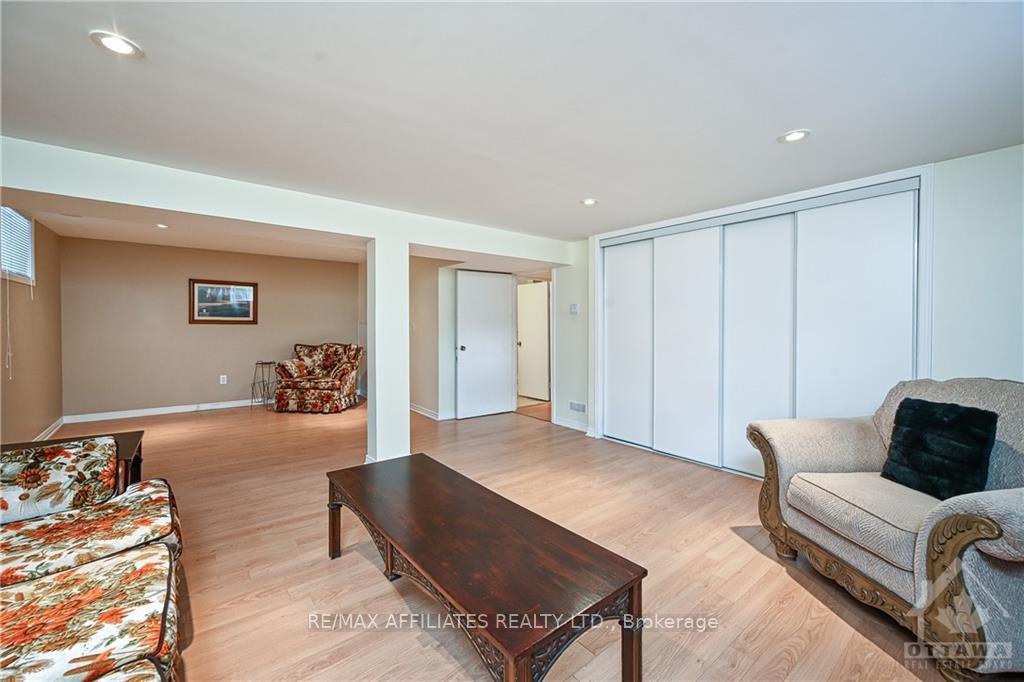 Photo 18 of 894 Charleswood Avenue, Ottawa, Carson Meadows — HOMEH