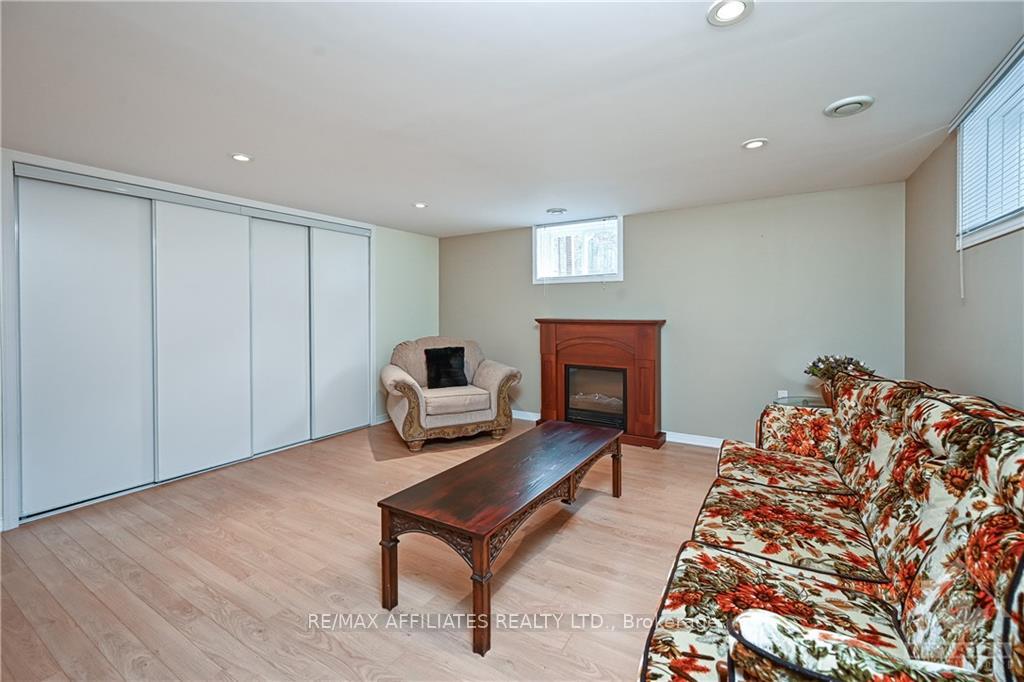 Photo 19 of 894 Charleswood Avenue, Ottawa, Carson Meadows — HOMEH