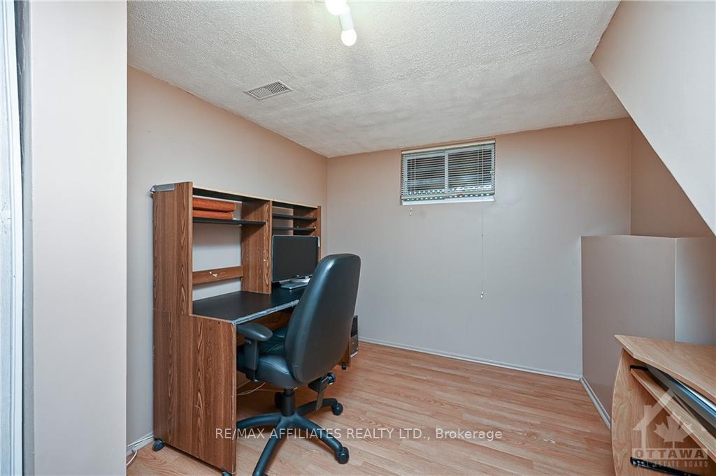 Photo 24 of 894 Charleswood Avenue, Ottawa, Carson Meadows — HOMEH