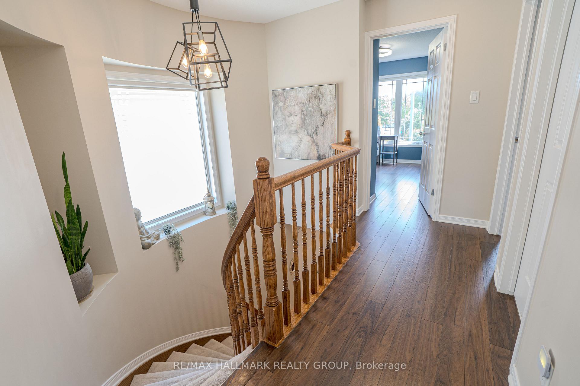 Photo 11 of 325 Bryarton Street N, Ottawa, Chapel Hill — HOMEH