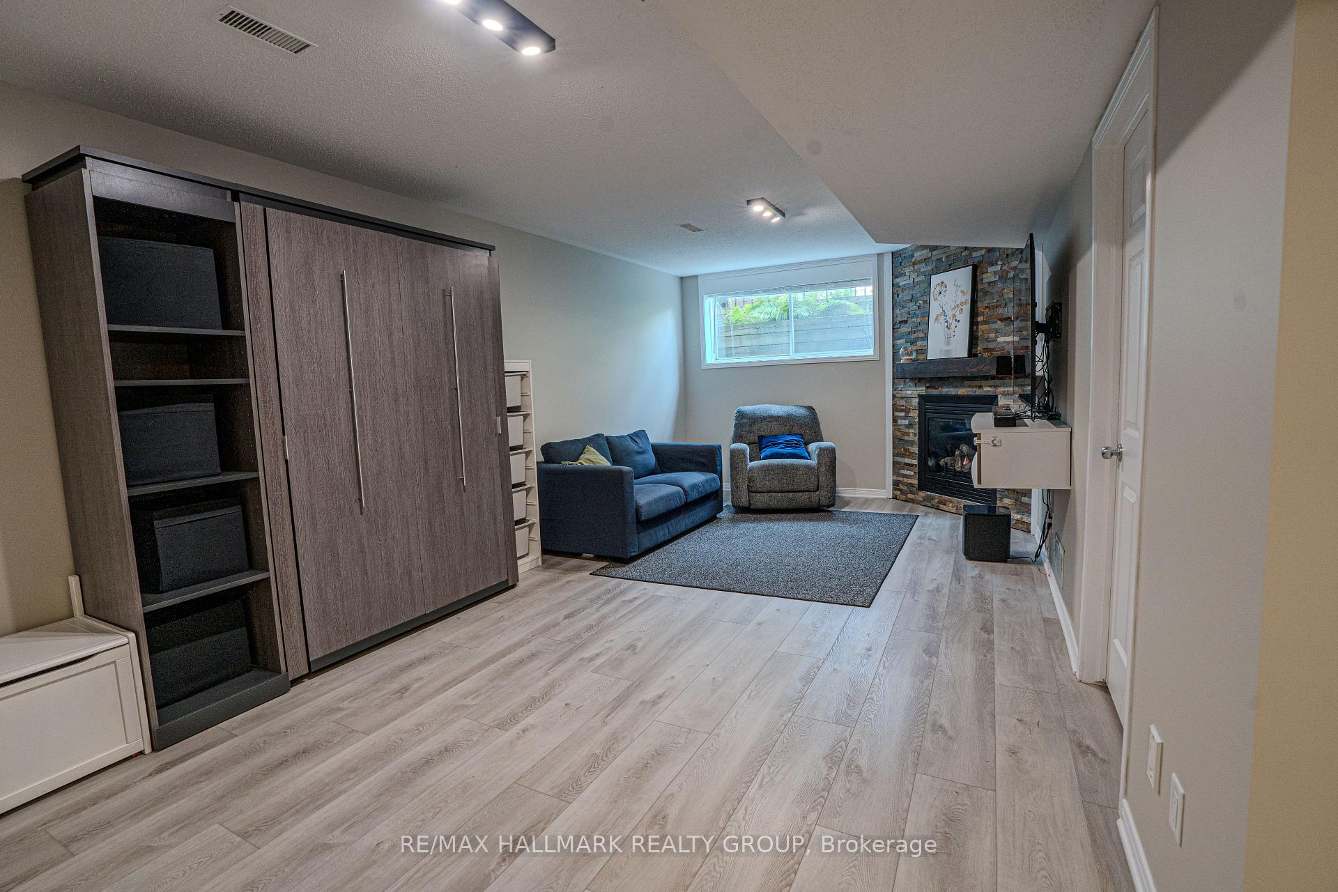 Photo 18 of 325 Bryarton Street N, Ottawa, Chapel Hill — HOMEH
