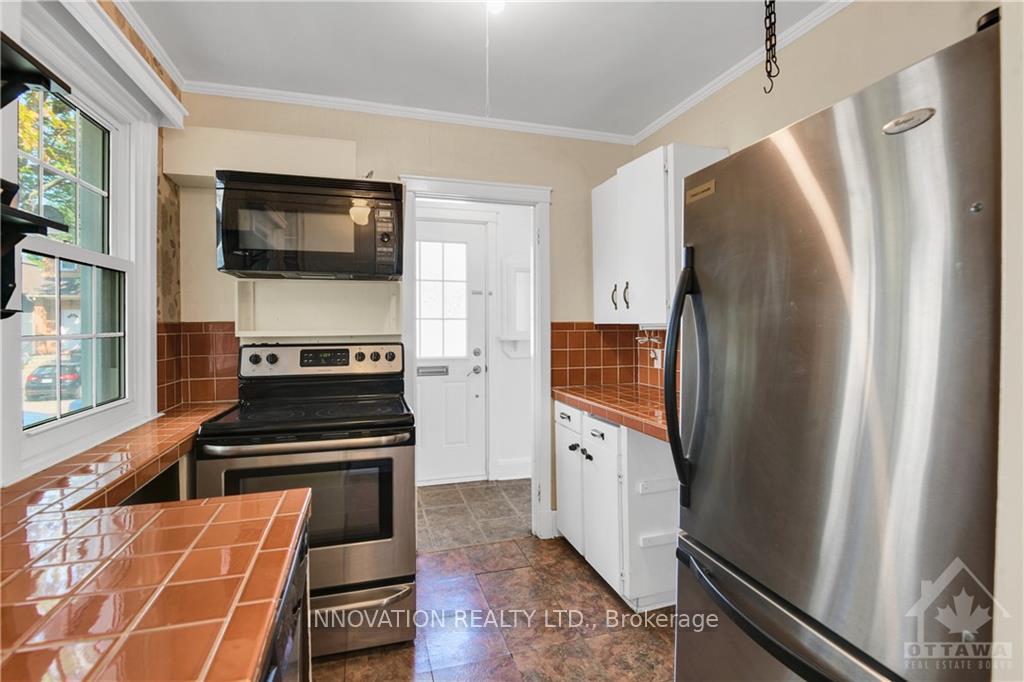 Photo 5 of 120 Queen Mary Street, Ottawa, Overbrook/Castle Heights — HOMEH