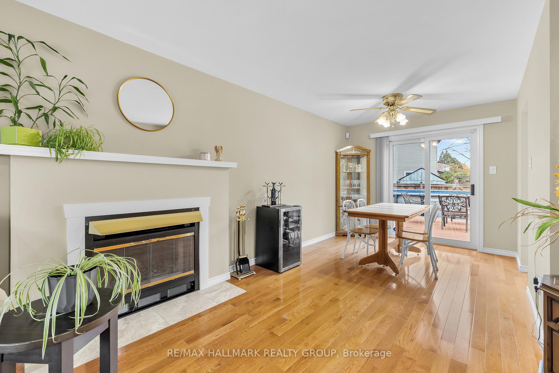 Photo 10 of 336 McEachern Crescent, Ottawa, Bilberry Creek/Queenswood Heights — HOMEH