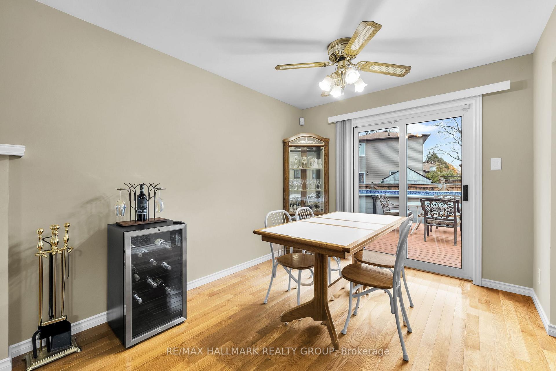 Photo 13 of 336 McEachern Crescent, Ottawa, Bilberry Creek/Queenswood Heights — HOMEH