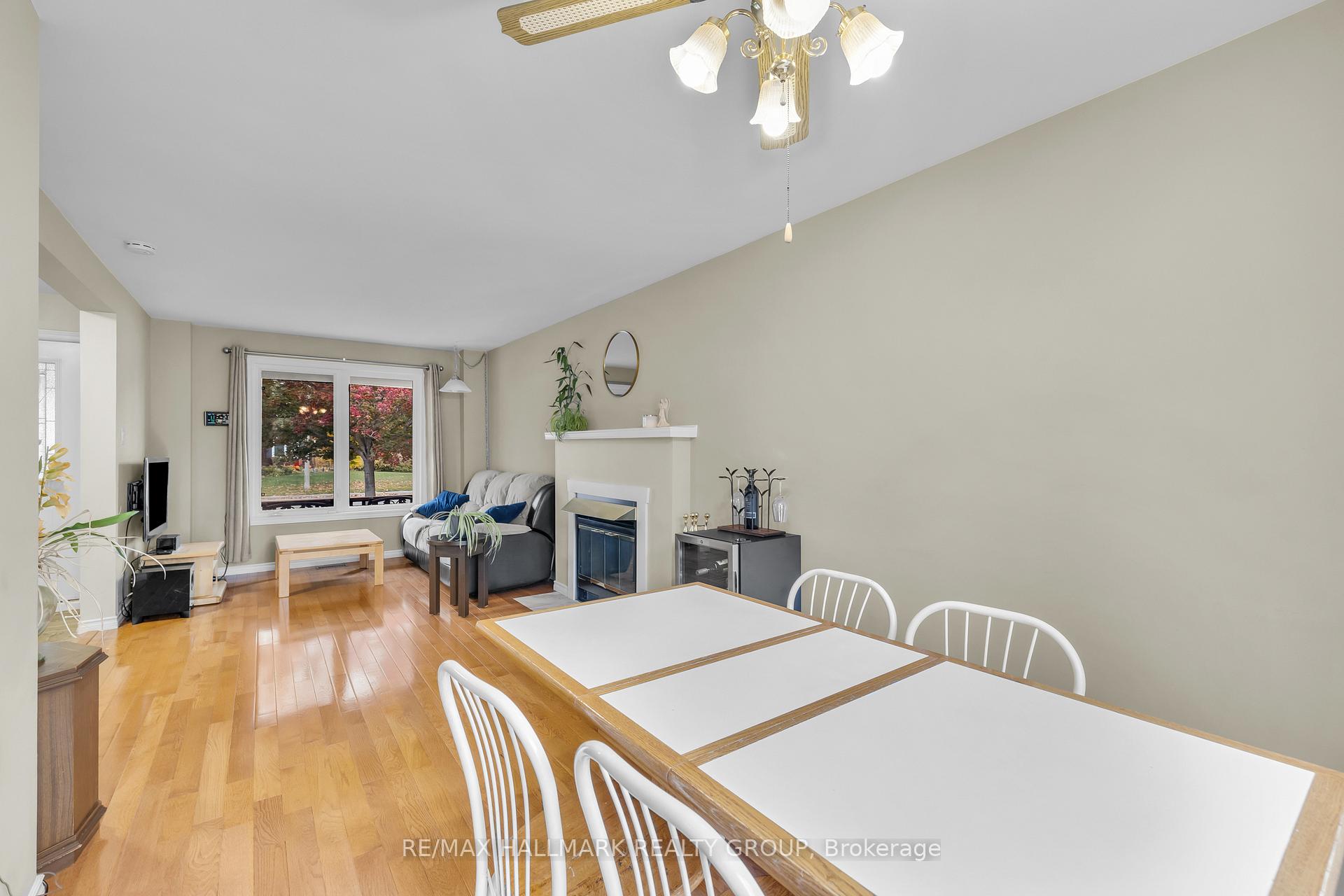 Photo 15 of 336 McEachern Crescent, Ottawa, Bilberry Creek/Queenswood Heights — HOMEH