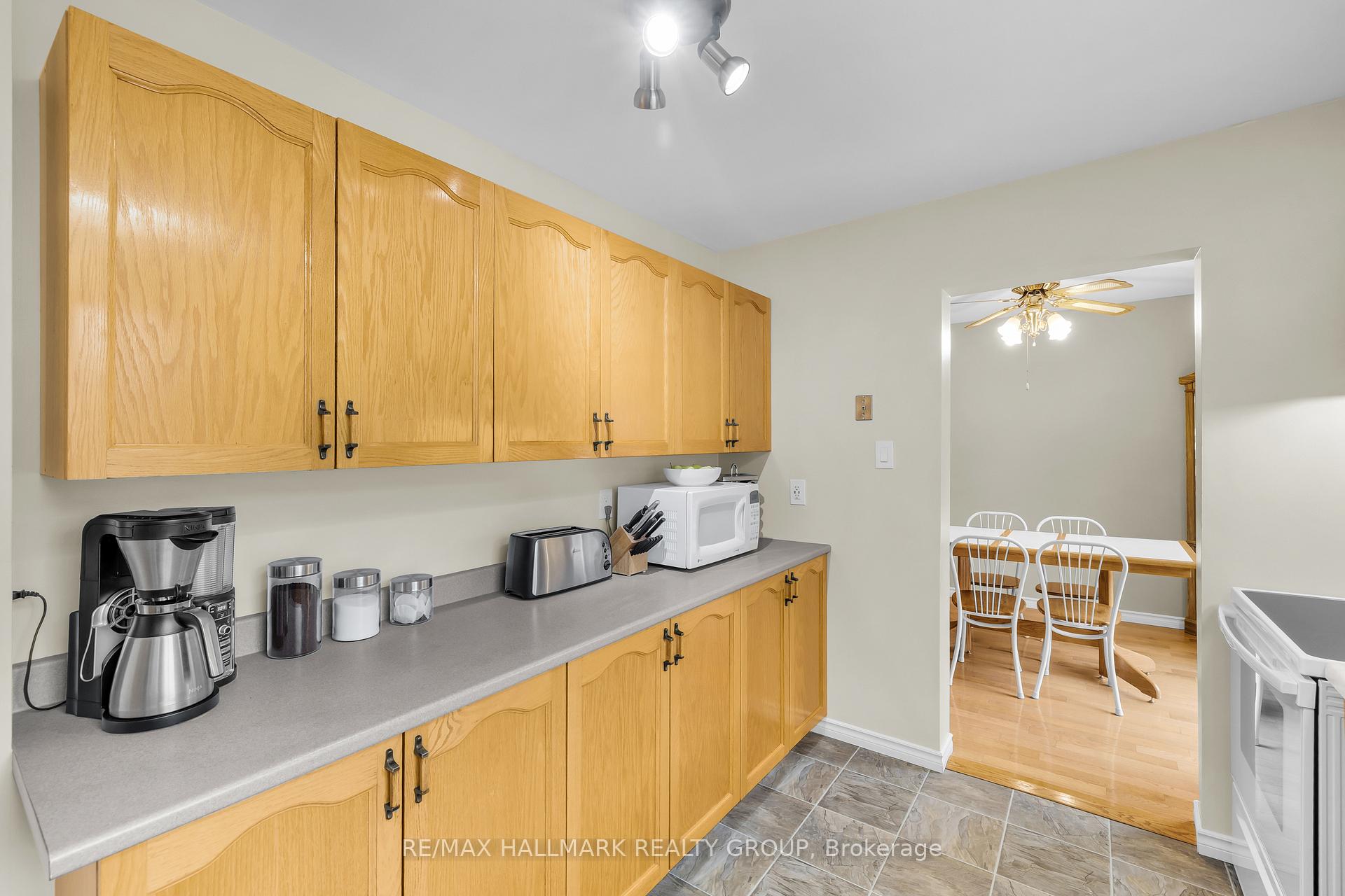 Photo 19 of 336 McEachern Crescent, Ottawa, Bilberry Creek/Queenswood Heights — HOMEH