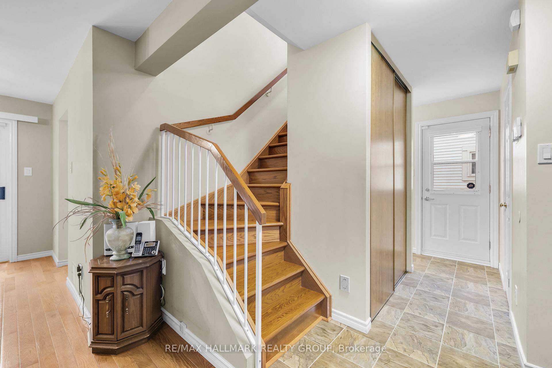 Photo 21 of 336 McEachern Crescent, Ottawa, Bilberry Creek/Queenswood Heights — HOMEH