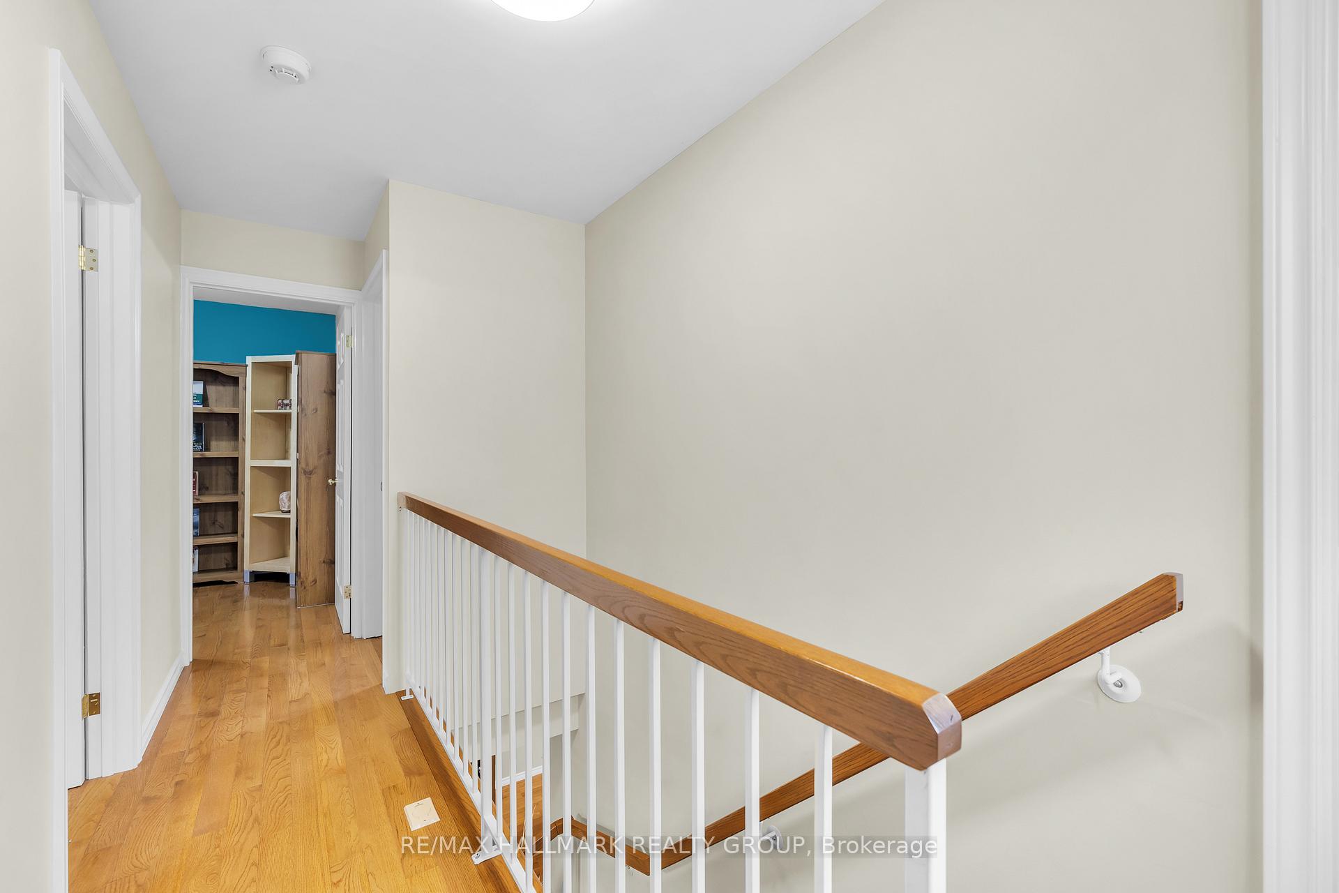 Photo 22 of 336 McEachern Crescent, Ottawa, Bilberry Creek/Queenswood Heights — HOMEH
