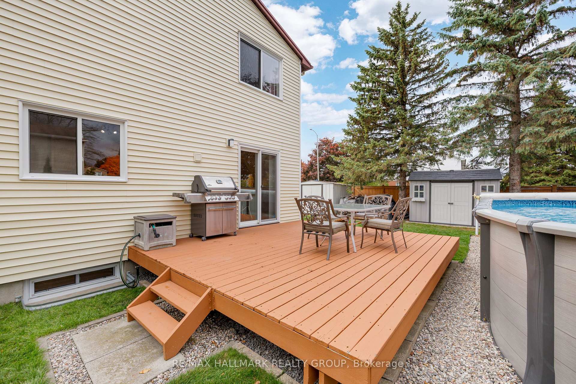 Photo 38 of 336 McEachern Crescent, Ottawa, Bilberry Creek/Queenswood Heights — HOMEH