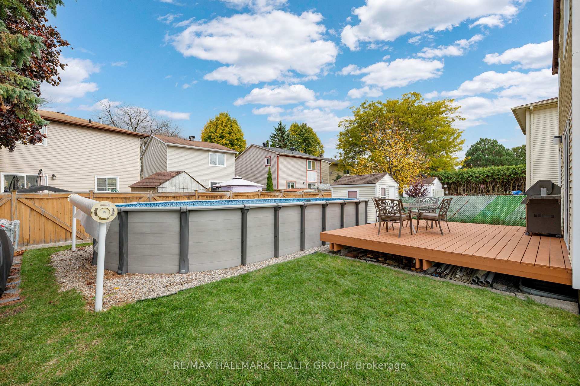 Photo 39 of 336 McEachern Crescent, Ottawa, Bilberry Creek/Queenswood Heights — HOMEH