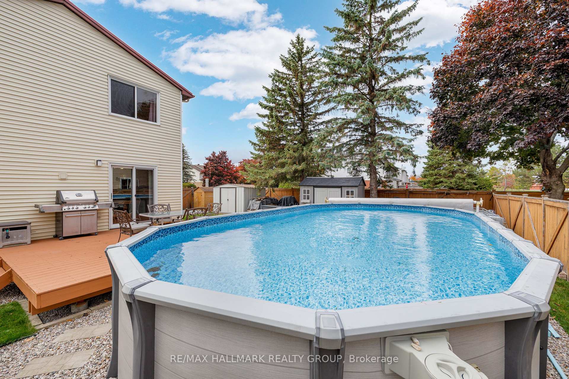 Photo 42 of 336 McEachern Crescent, Ottawa, Bilberry Creek/Queenswood Heights — HOMEH