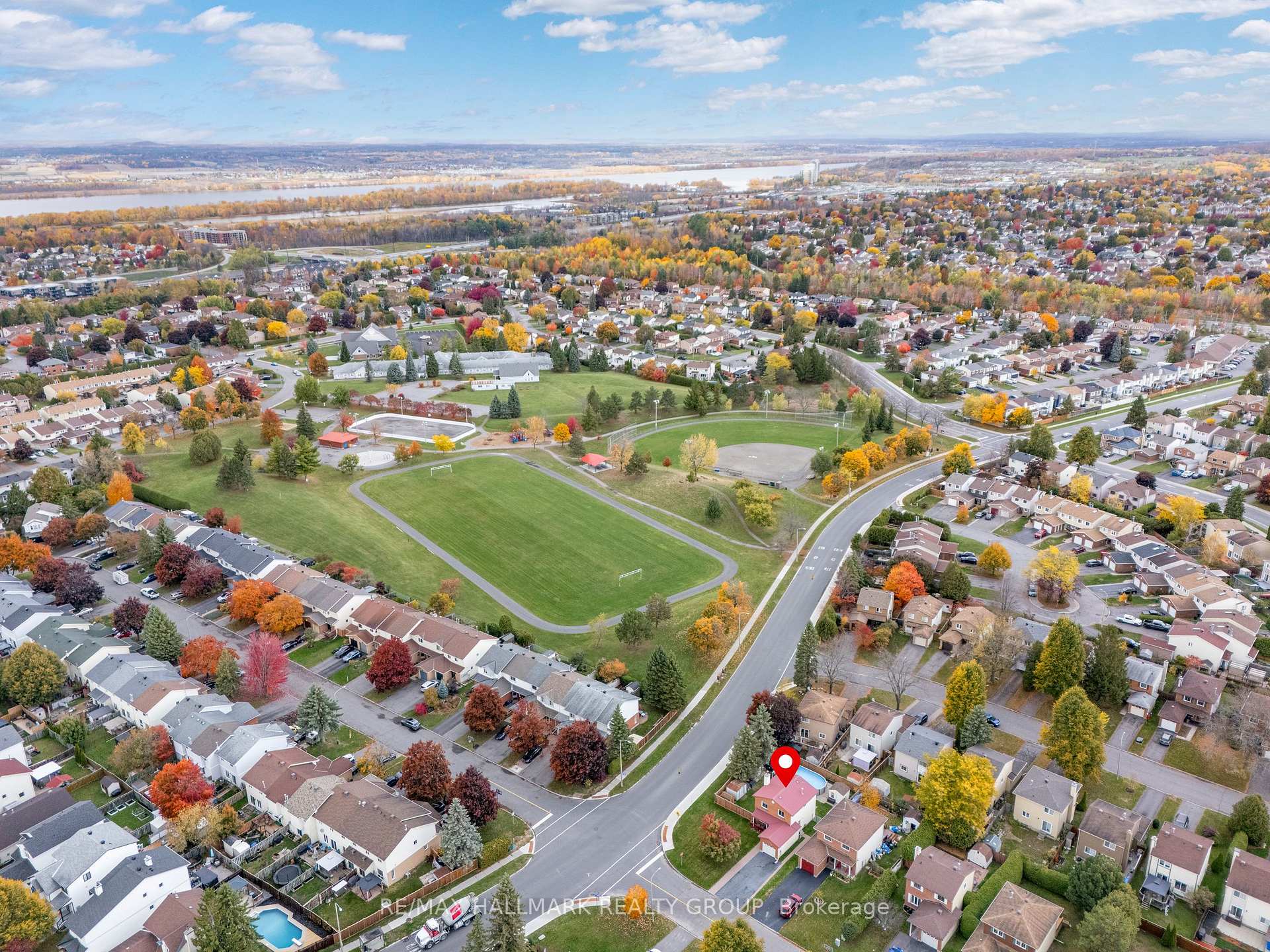 Photo 46 of 336 McEachern Crescent, Ottawa, Bilberry Creek/Queenswood Heights — HOMEH