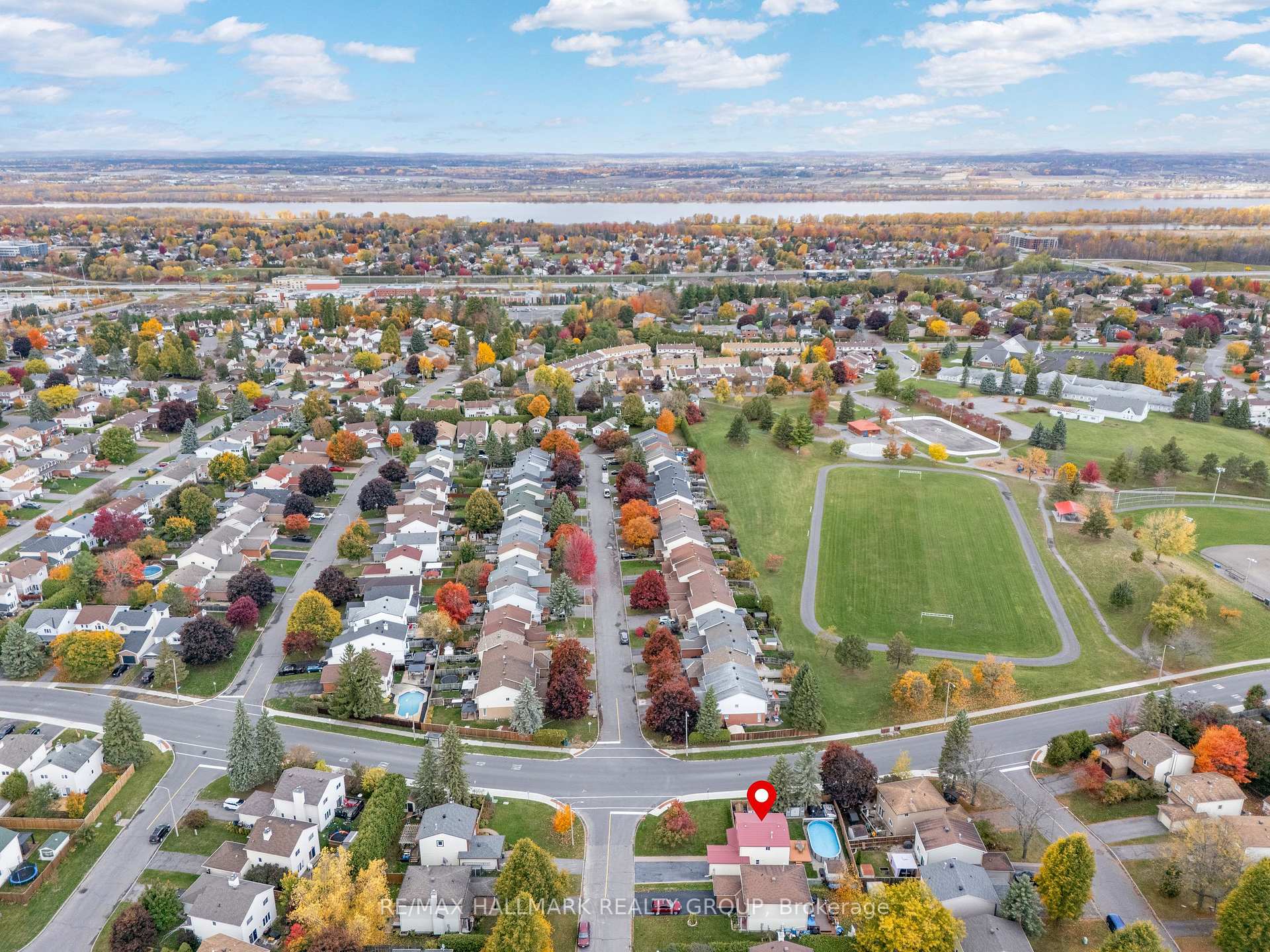 Photo 47 of 336 McEachern Crescent, Ottawa, Bilberry Creek/Queenswood Heights — HOMEH