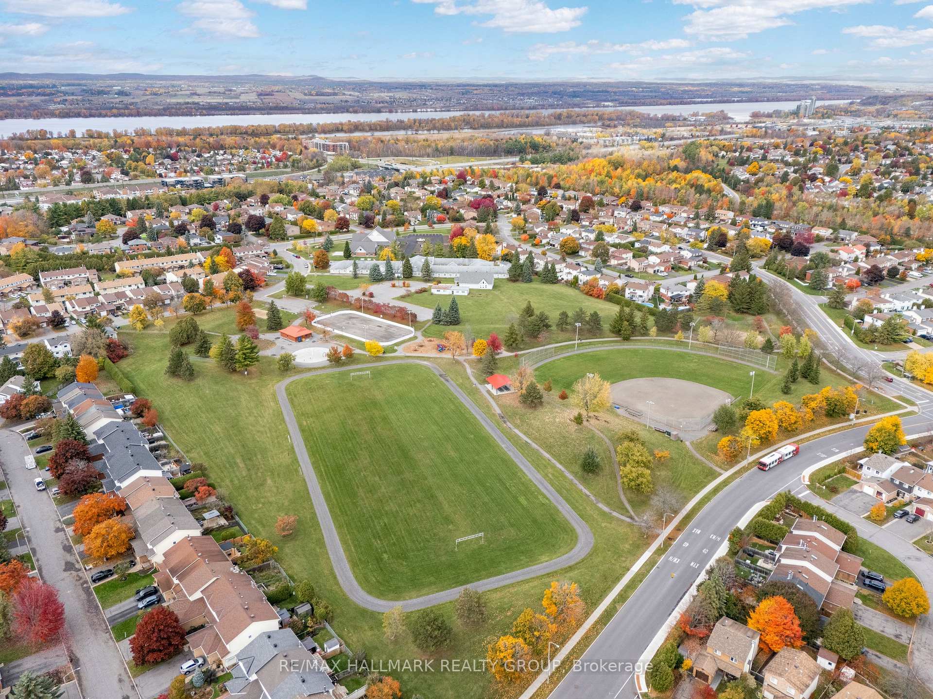 Photo 48 of 336 McEachern Crescent, Ottawa, Bilberry Creek/Queenswood Heights — HOMEH