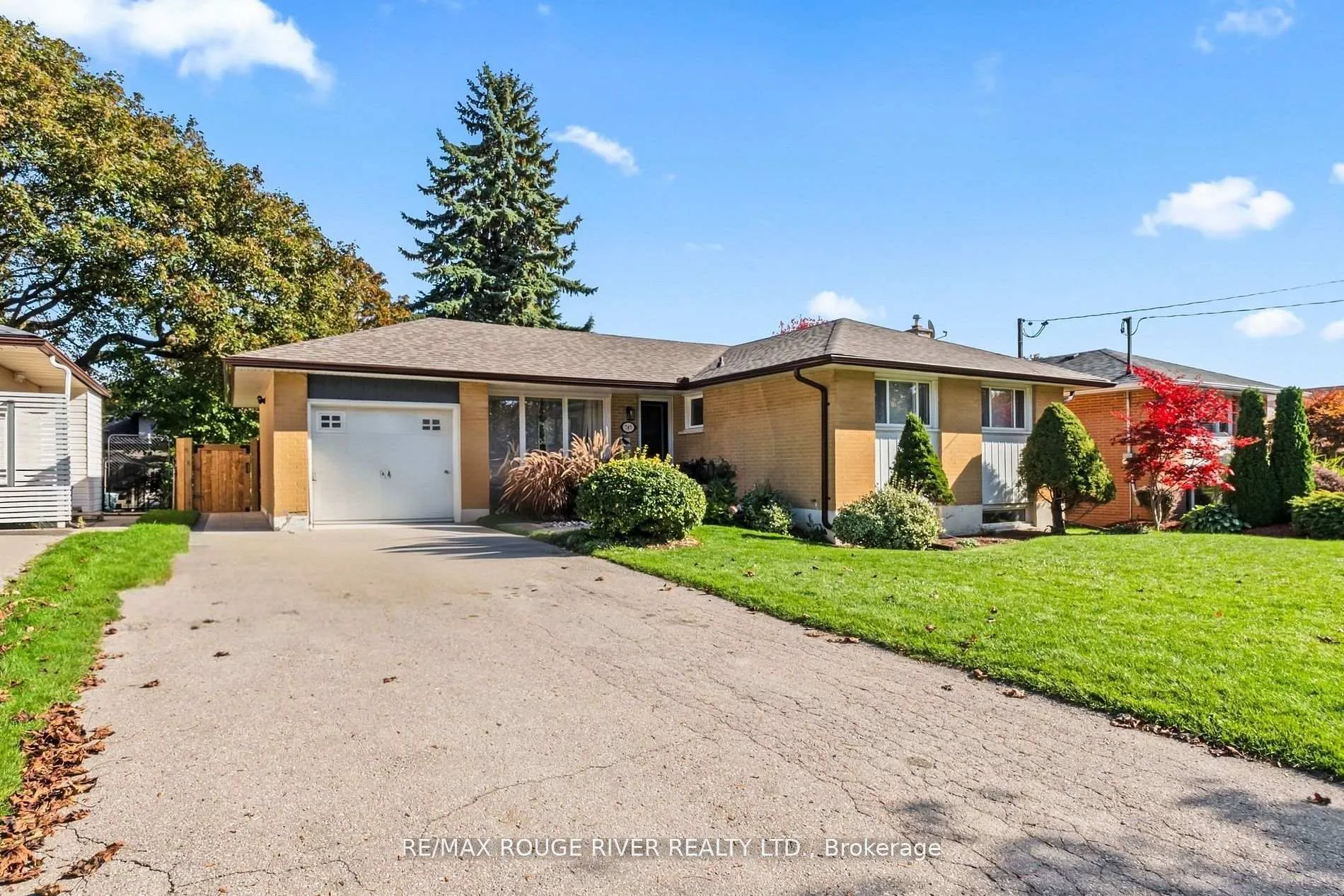Front of 745 Glengrove Street