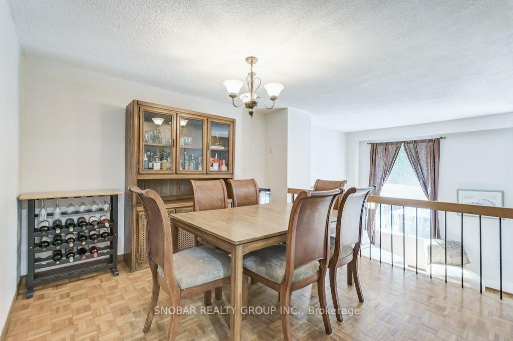 Photo 3 of 7051 Estoril Road, Mississauga, Meadowvale — HOMEH