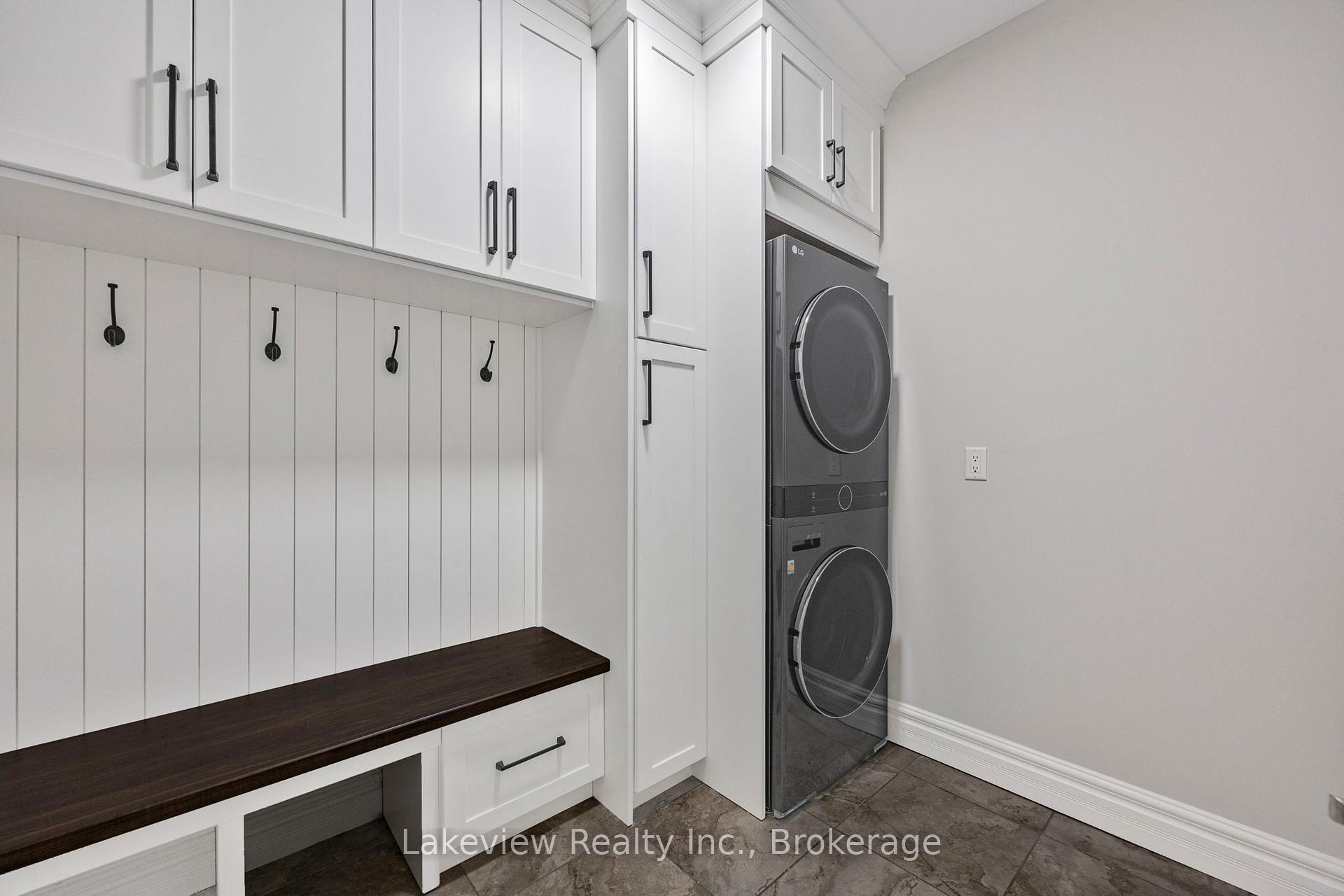 Photo 13 of 31 Cleopatra Court, Orillia — HOMEH