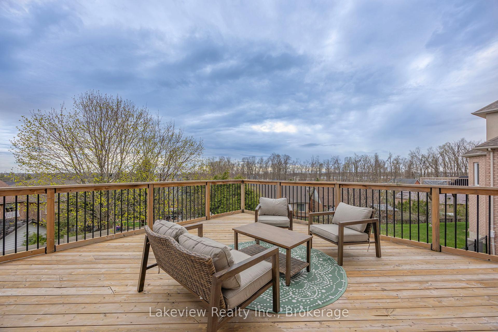 Photo 20 of 31 Cleopatra Court, Orillia — HOMEH