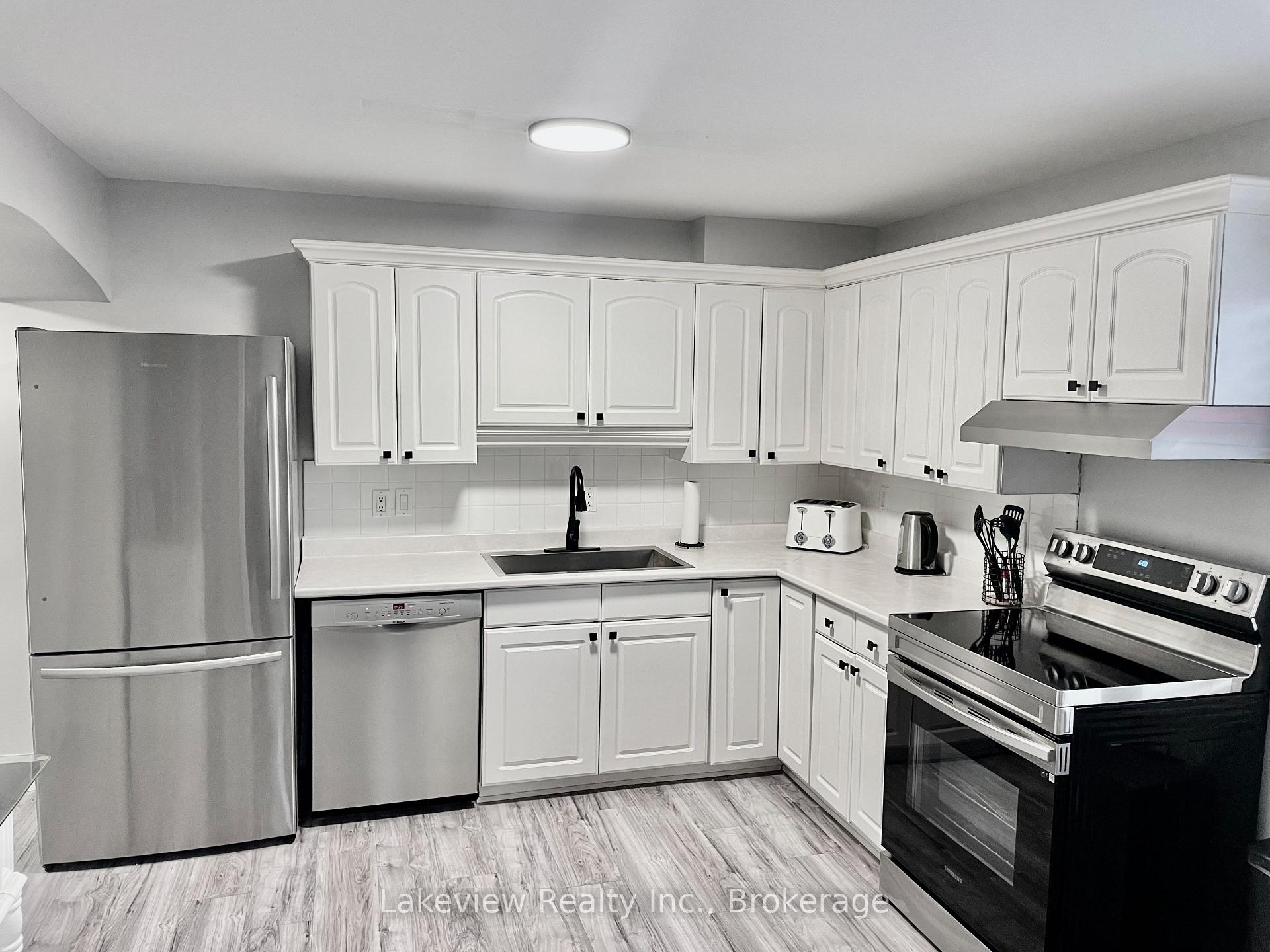 Photo 23 of 31 Cleopatra Court, Orillia — HOMEH