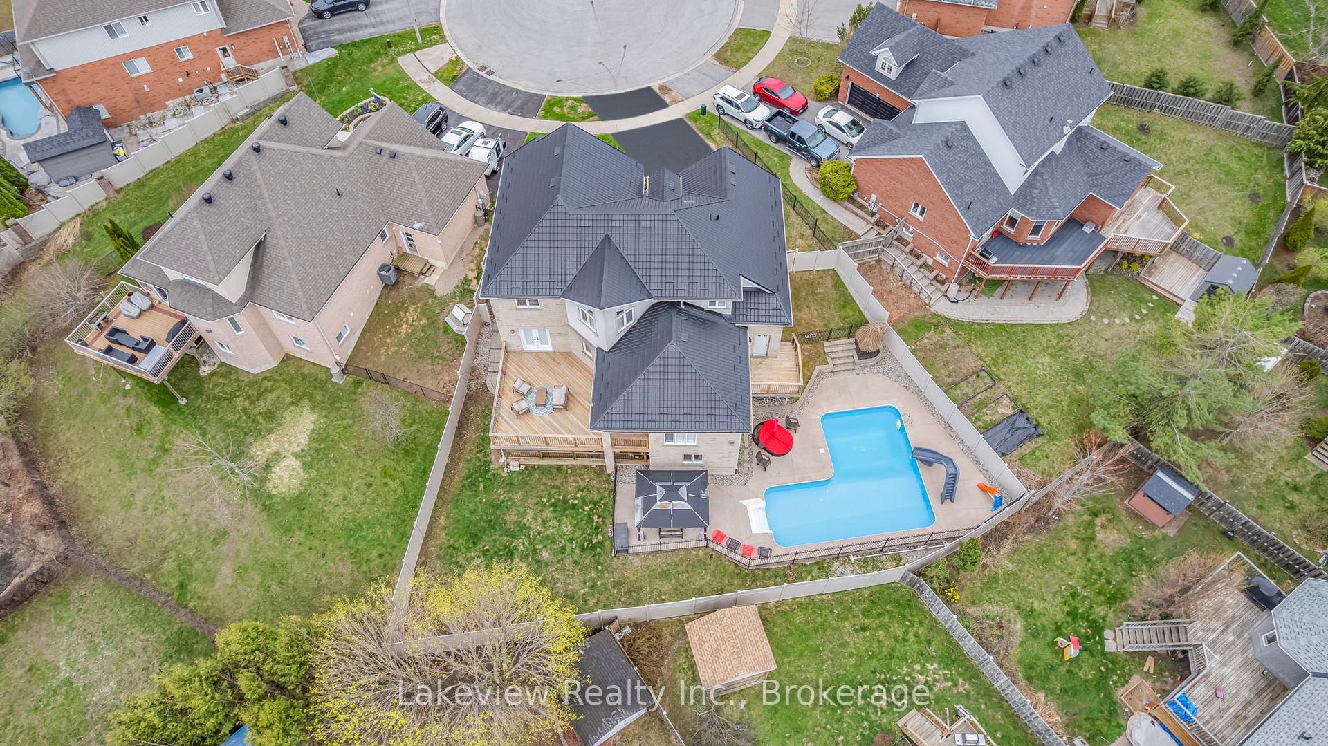 Photo 28 of 31 Cleopatra Court, Orillia — HOMEH