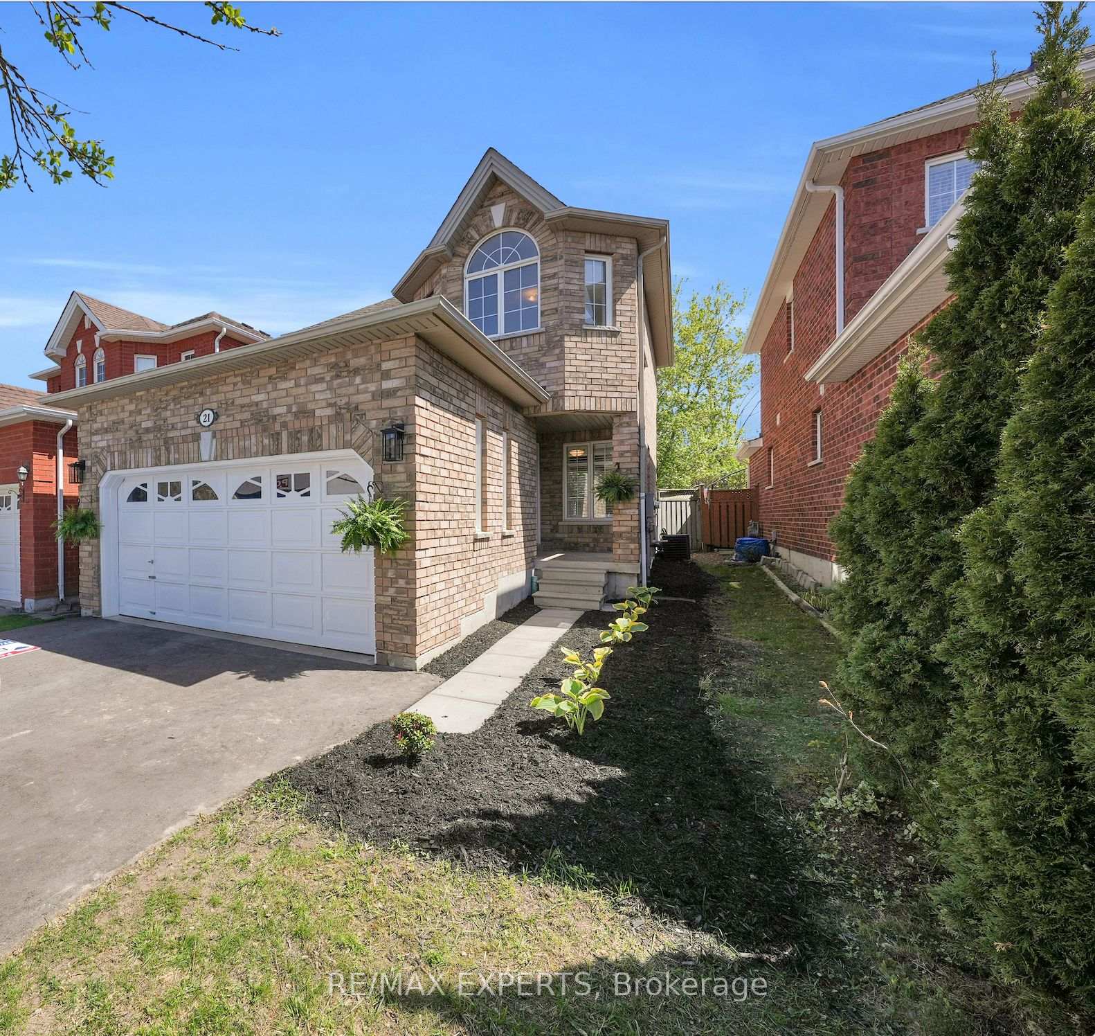 Photo 1 of 21 Preston Avenue, New Tecumseth, Alliston — HOMEH